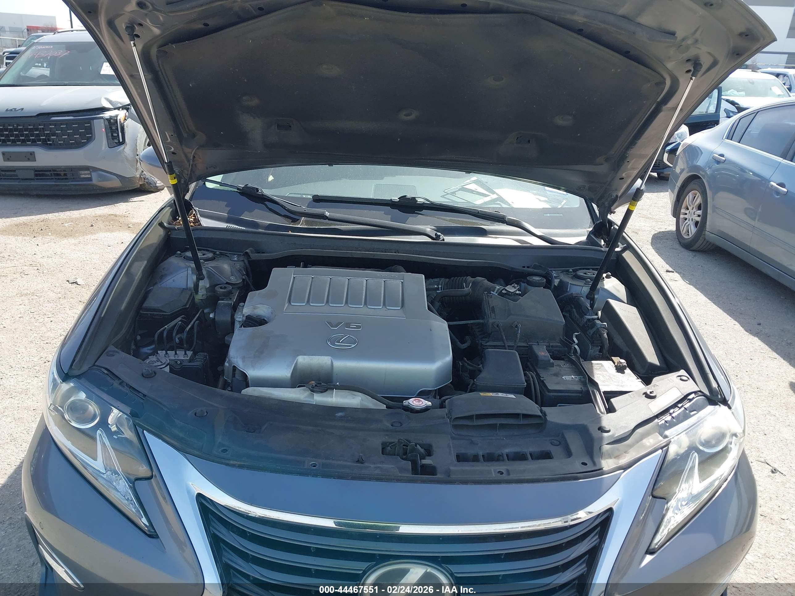 LEXUS ES image 10