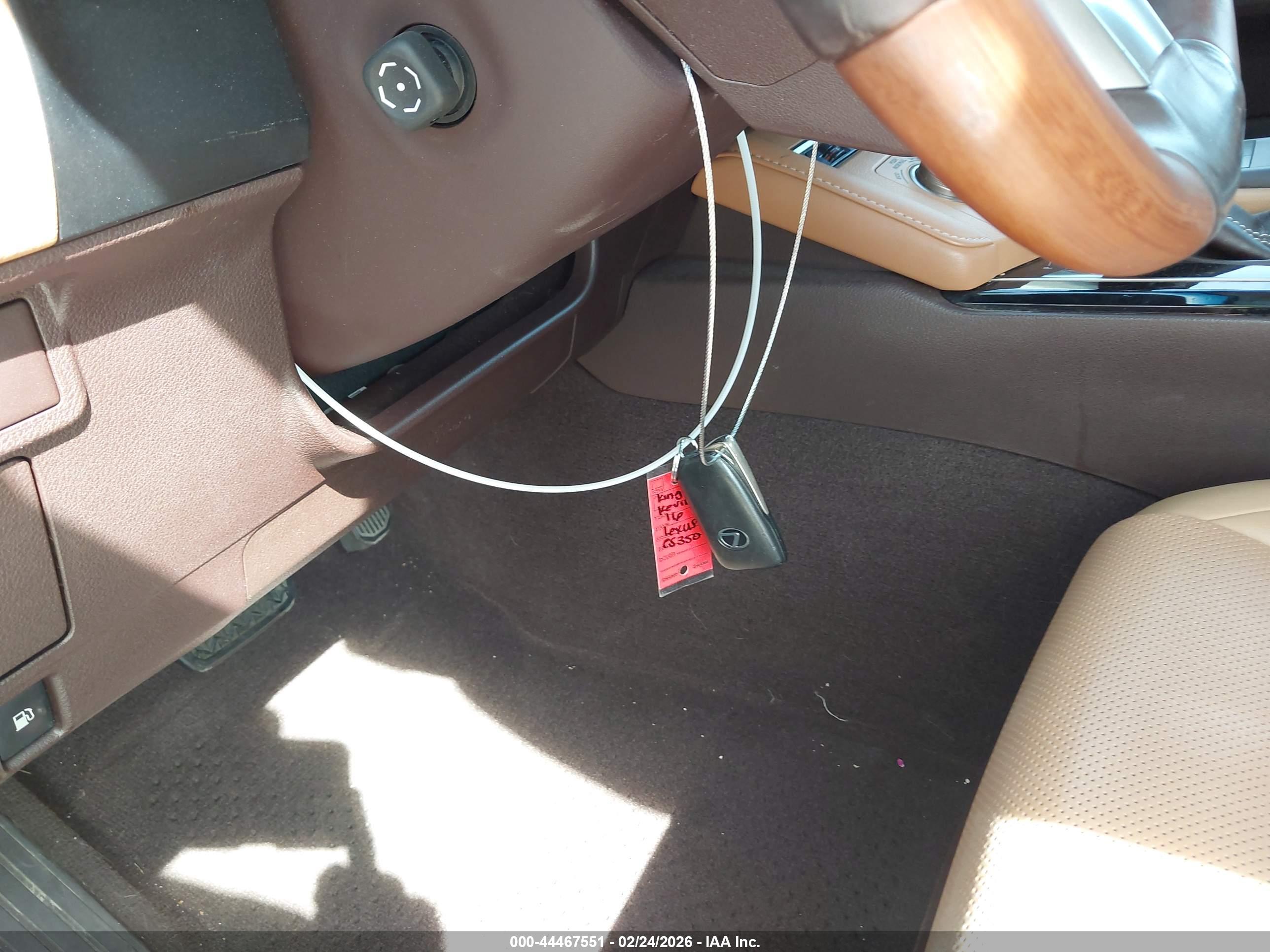 LEXUS ES image 11