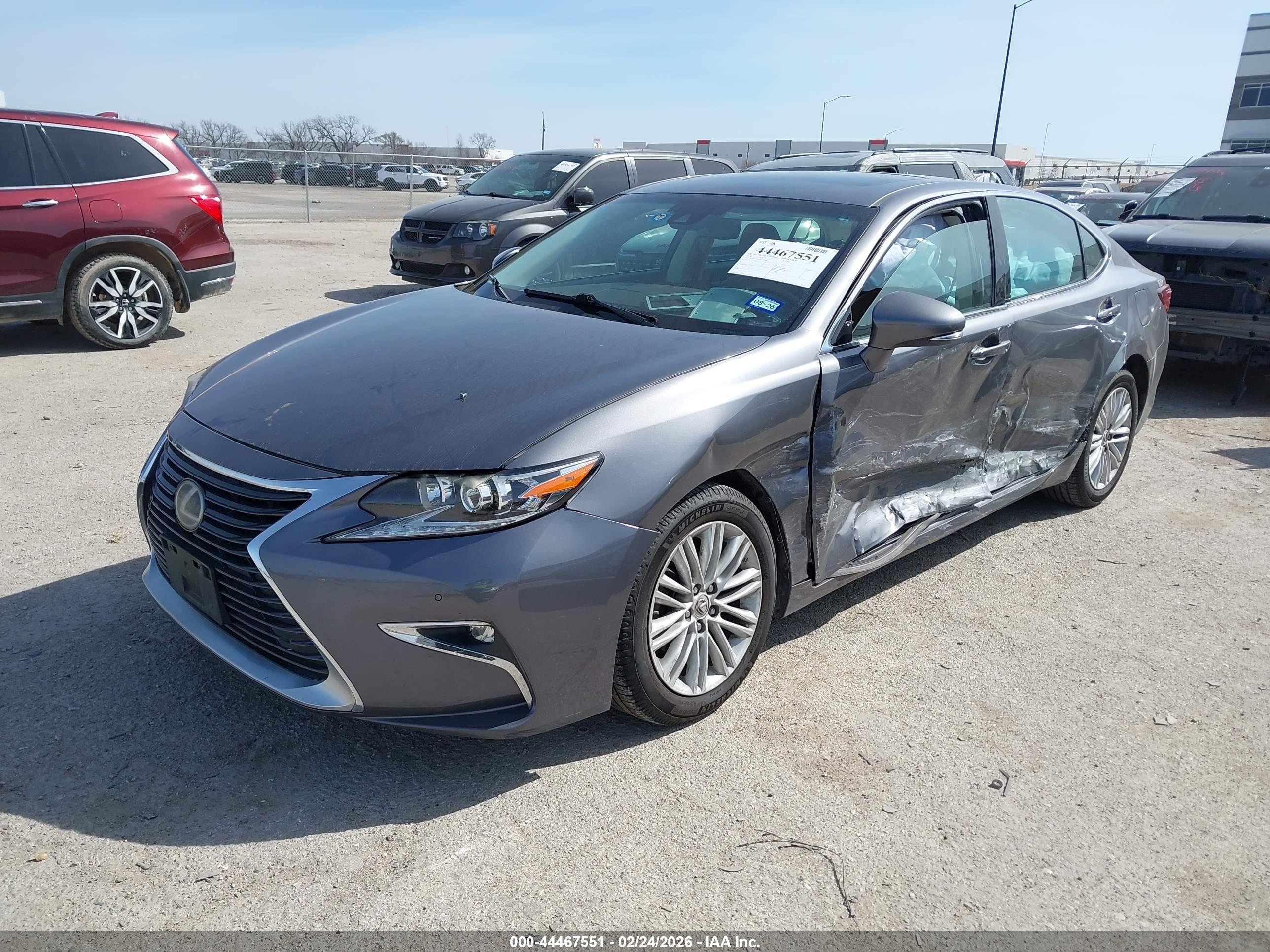 LEXUS ES image 2