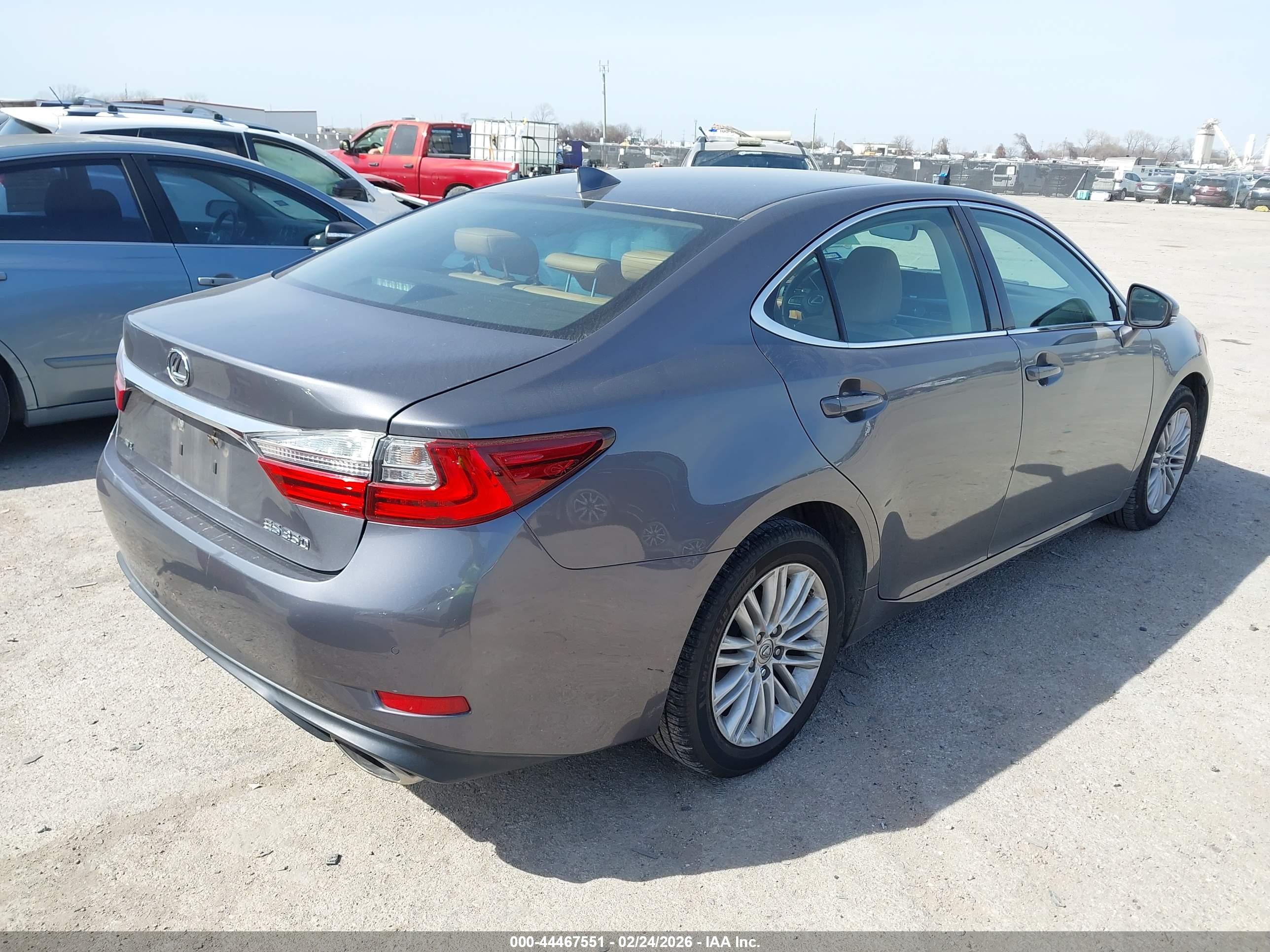 LEXUS ES image 4