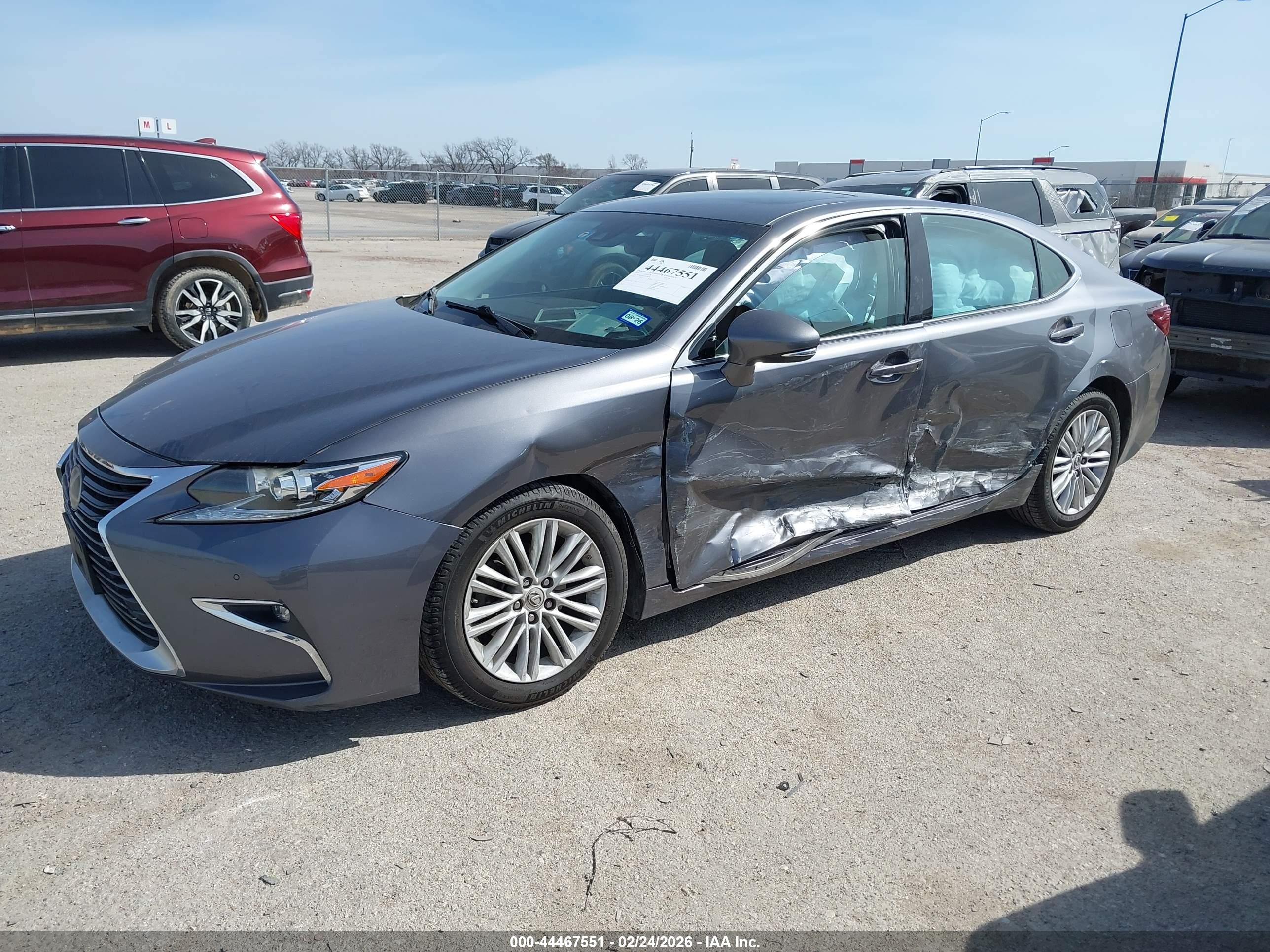 LEXUS ES image 6