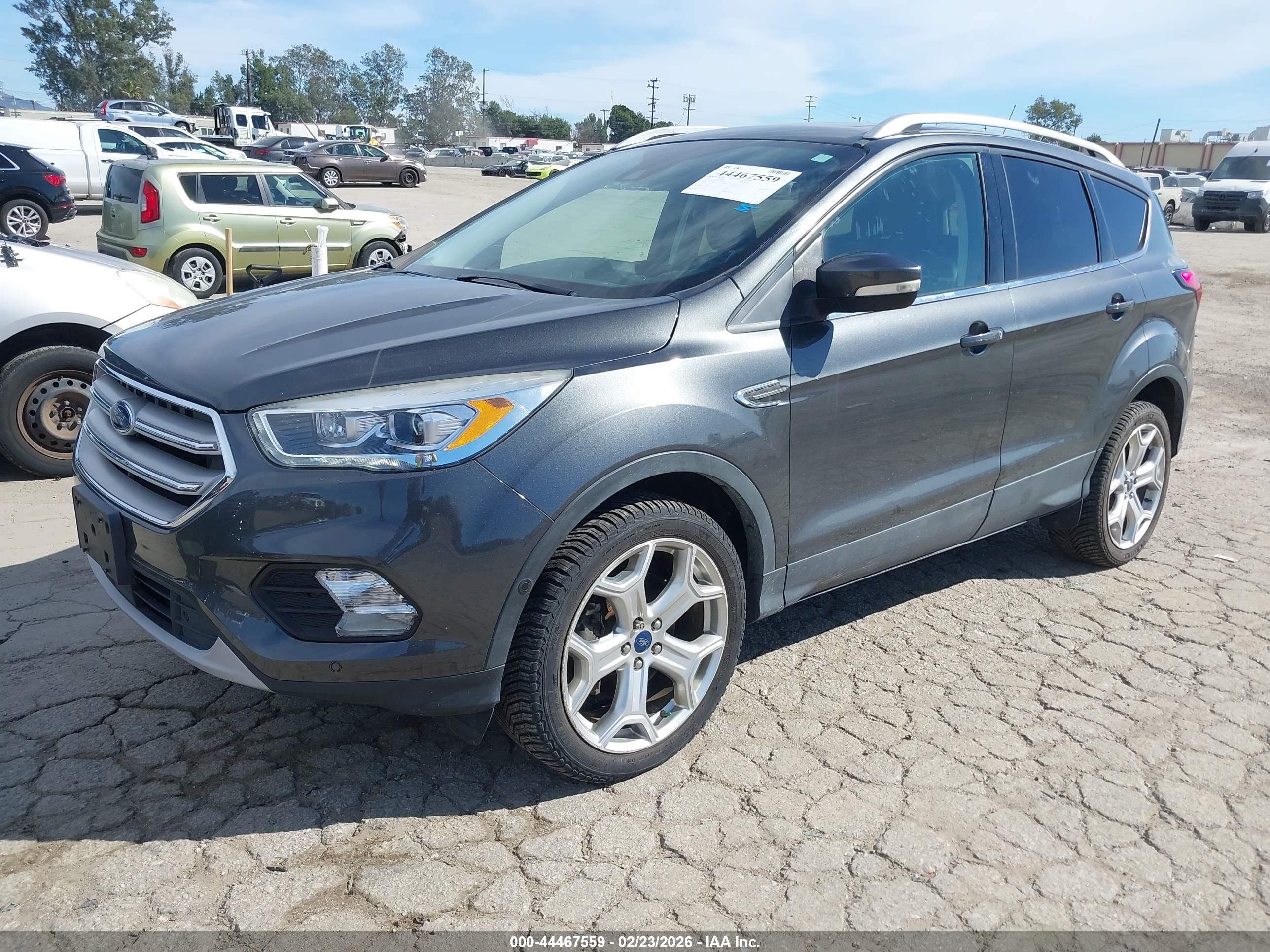 FORD ESCAPE image 2