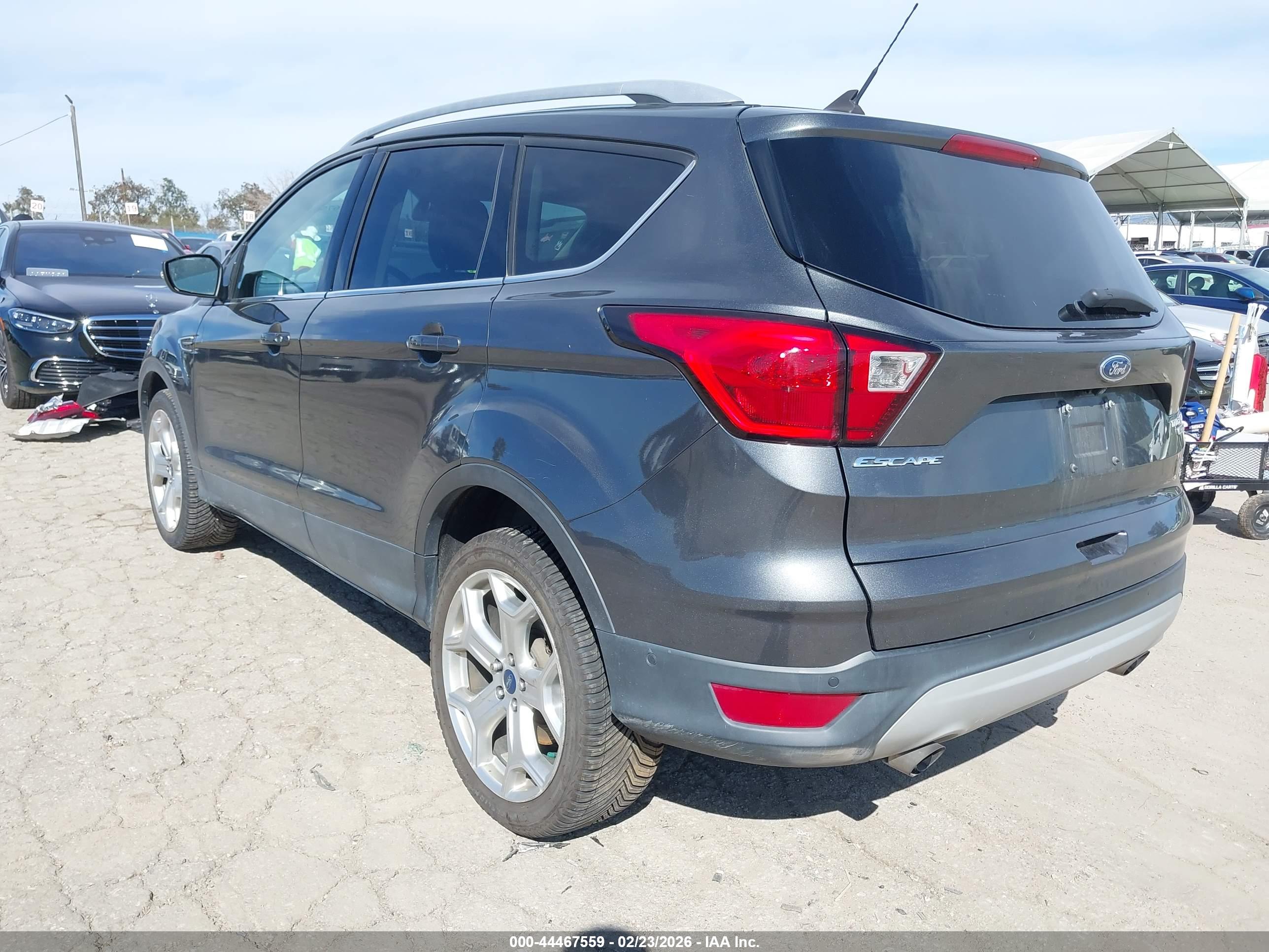 FORD ESCAPE image 3