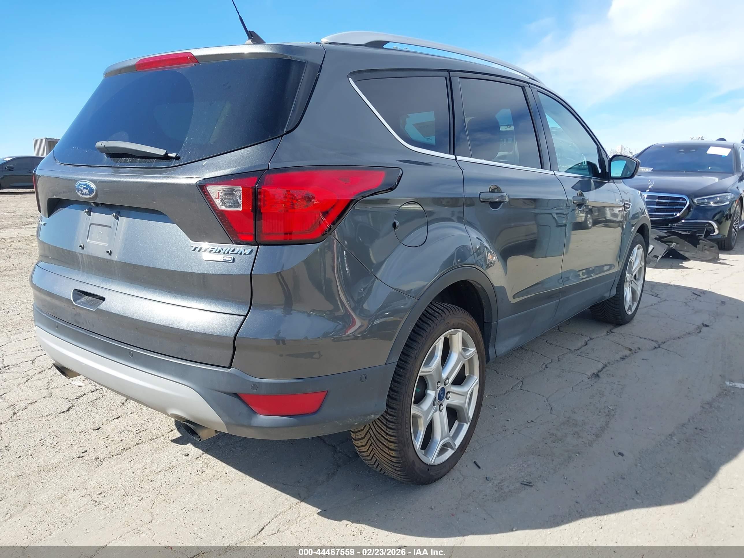 FORD ESCAPE image 4