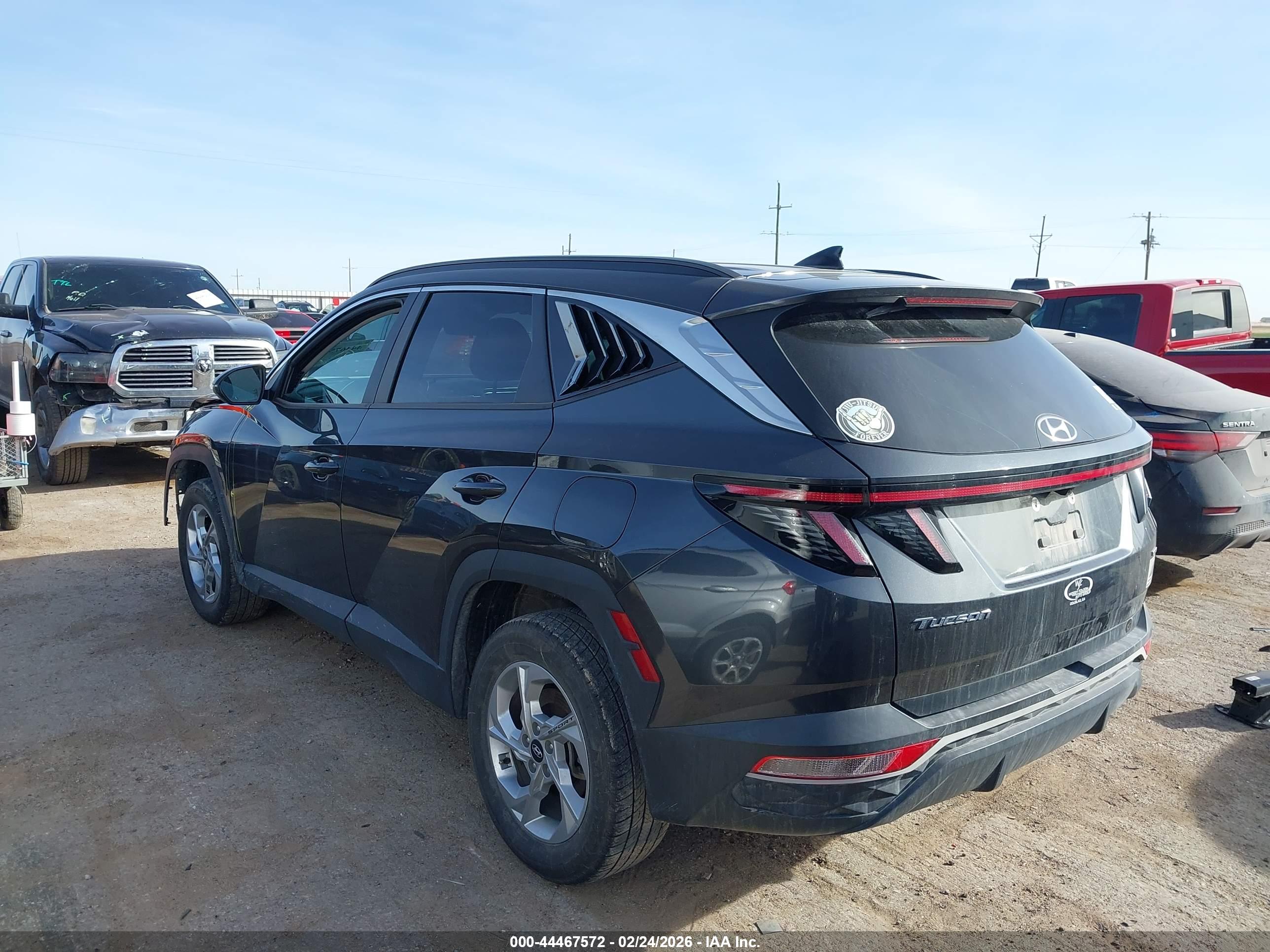 HYUNDAI TUCSON image 3
