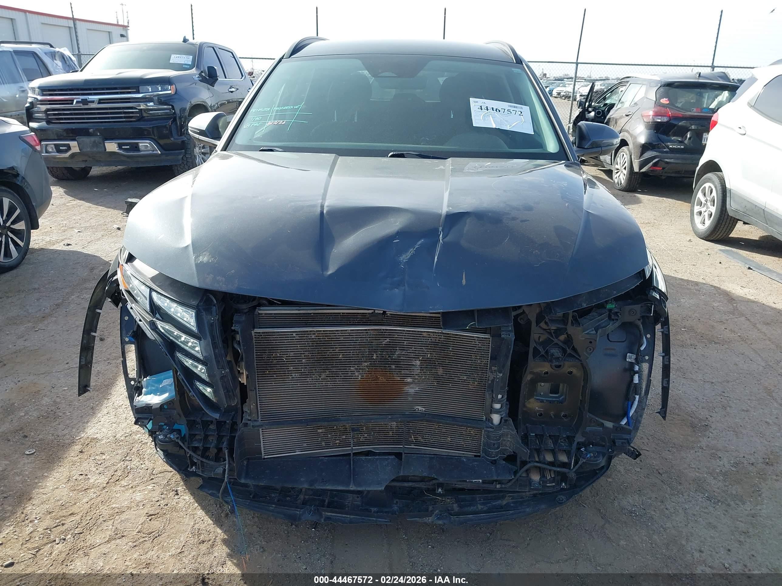HYUNDAI TUCSON image 6
