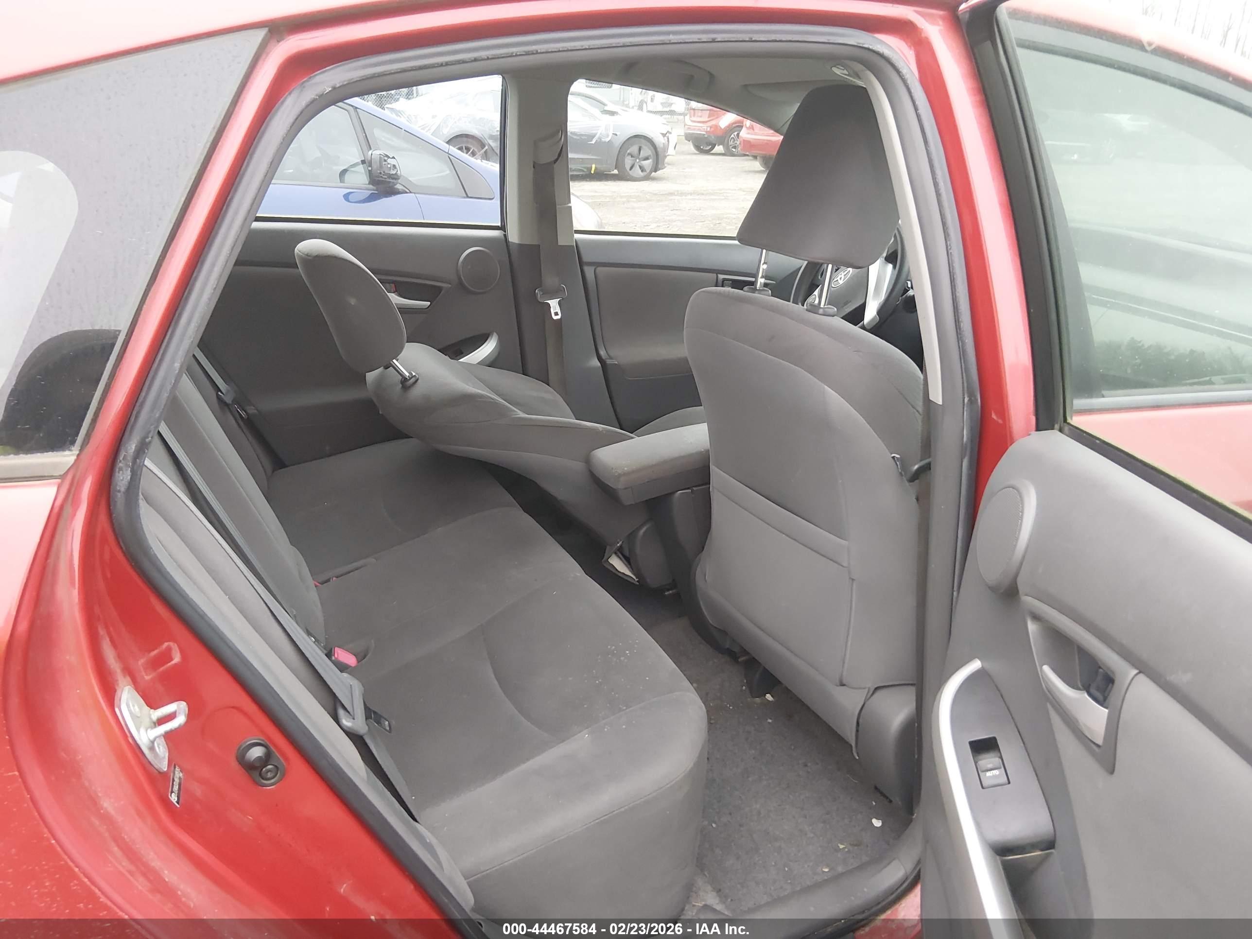 TOYOTA PRIUS image 8