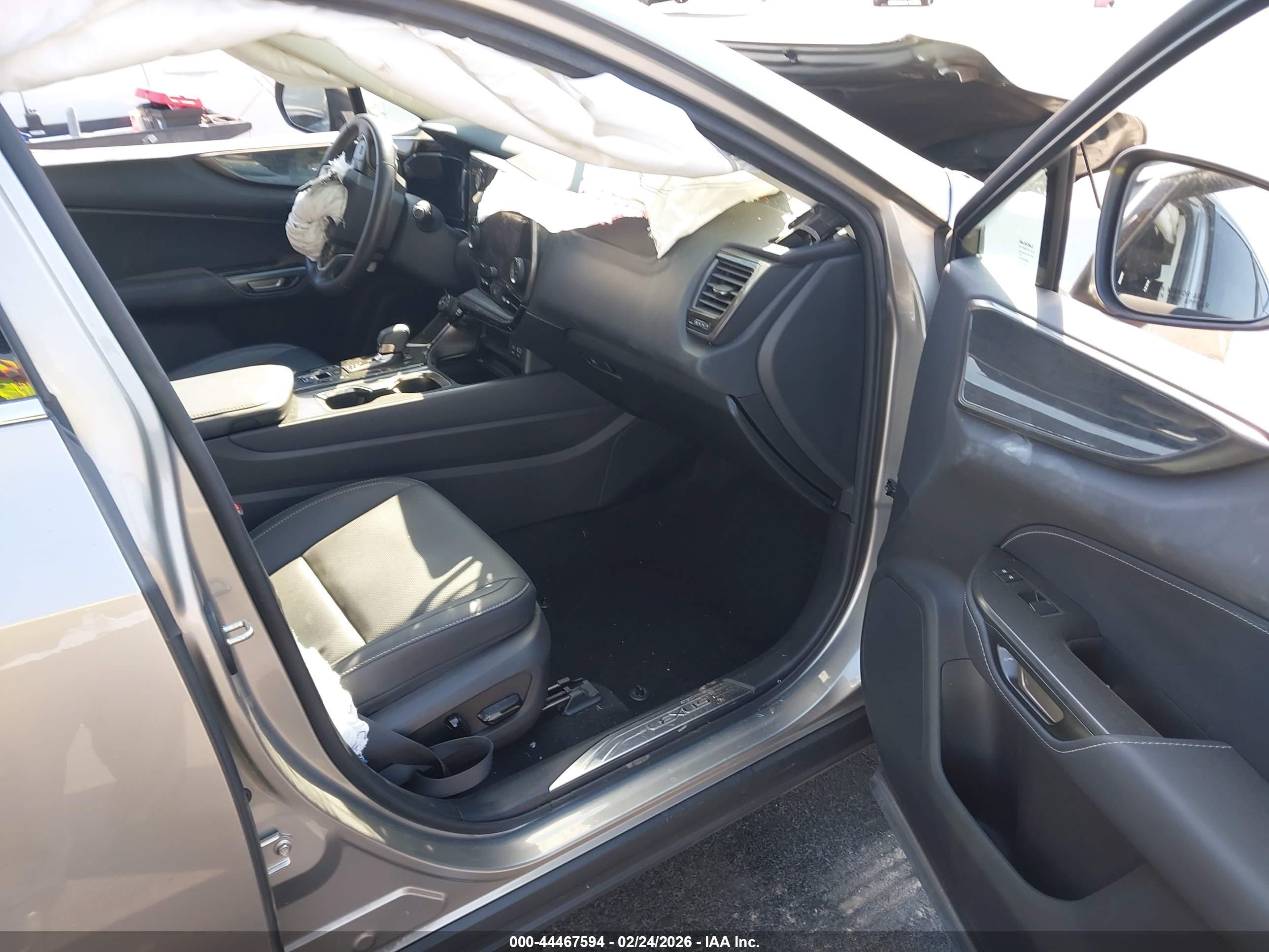 LEXUS NX image 5