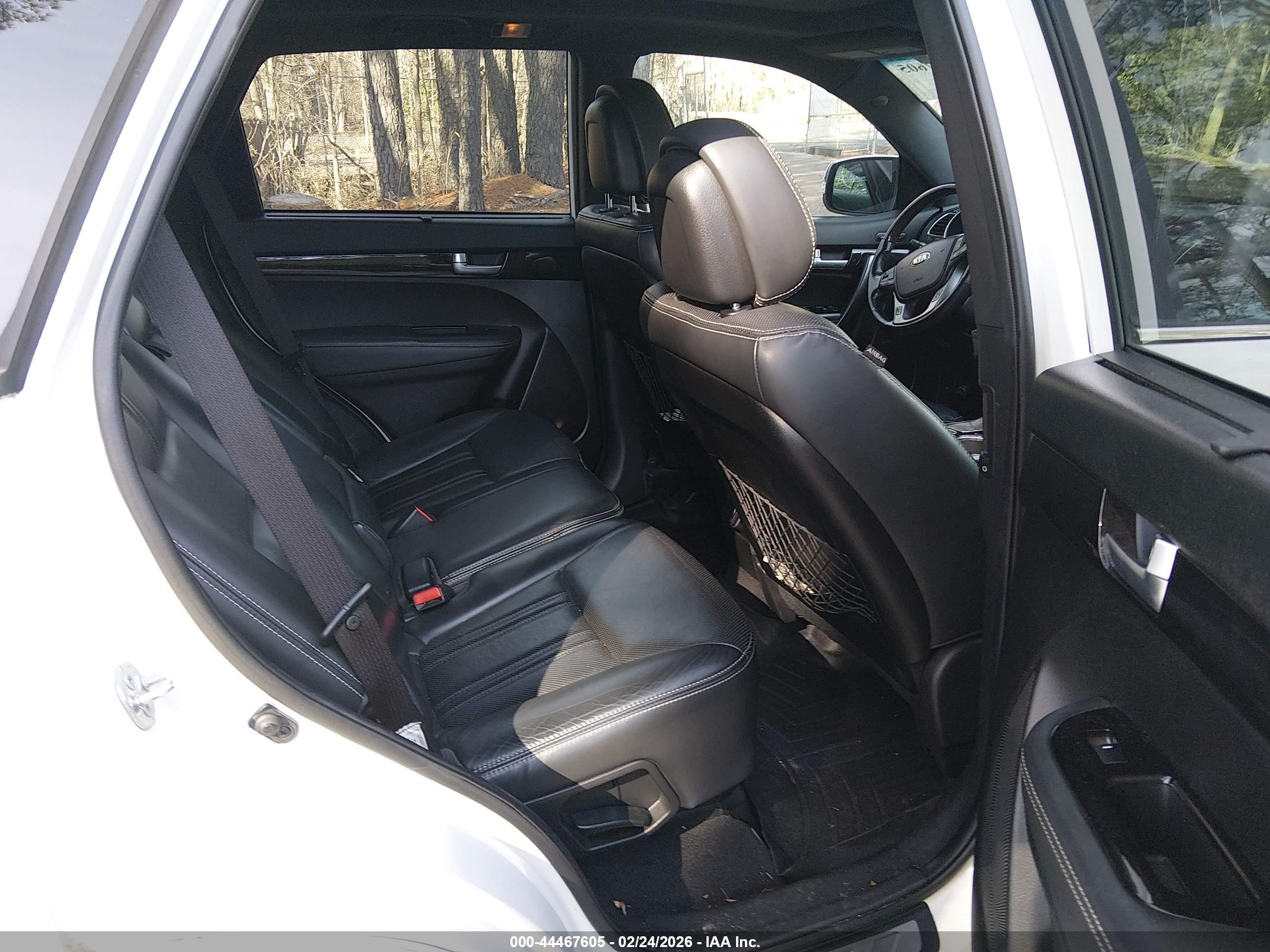 KIA SORENTO image 8