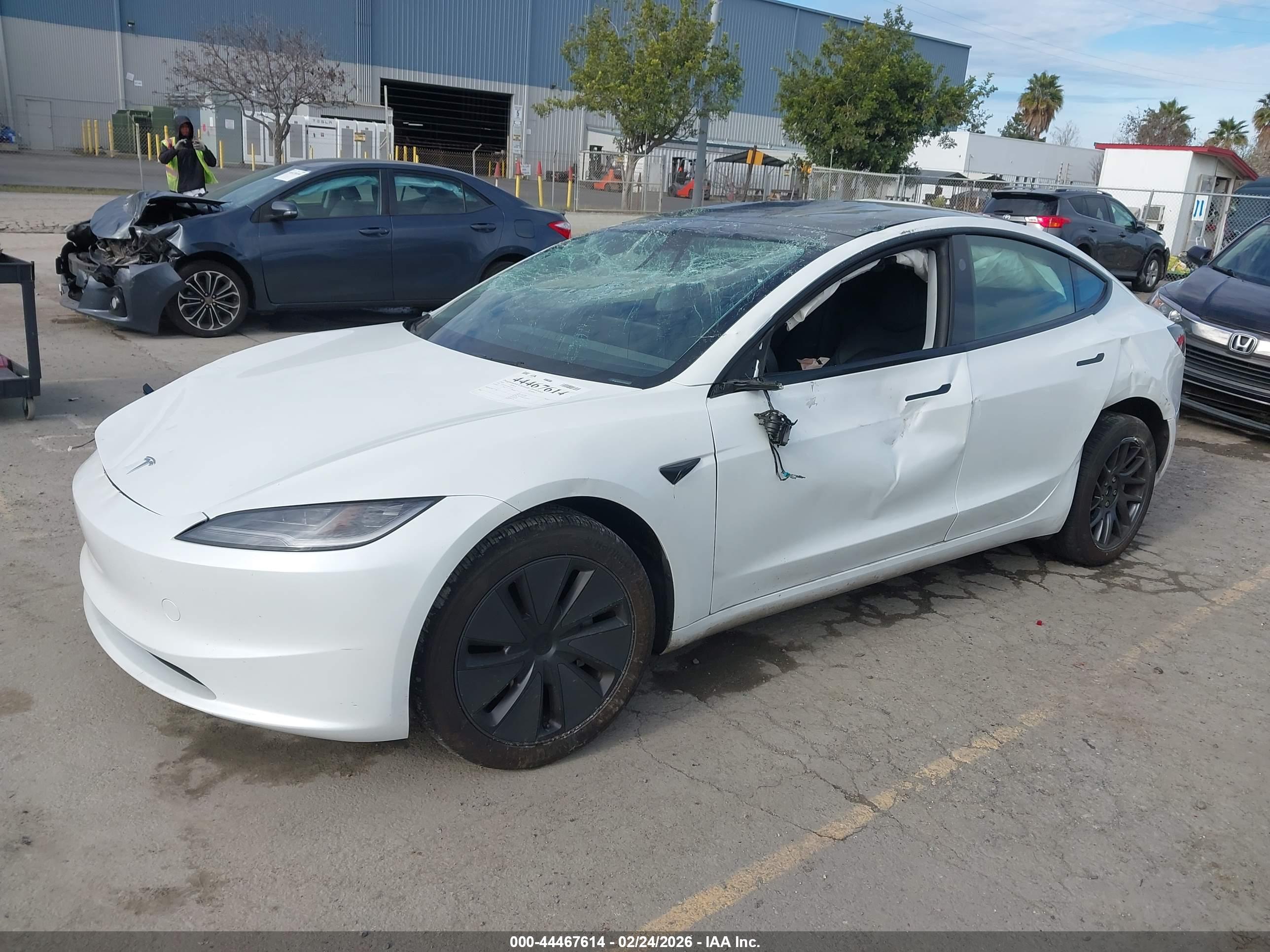 TESLA MODEL image 2