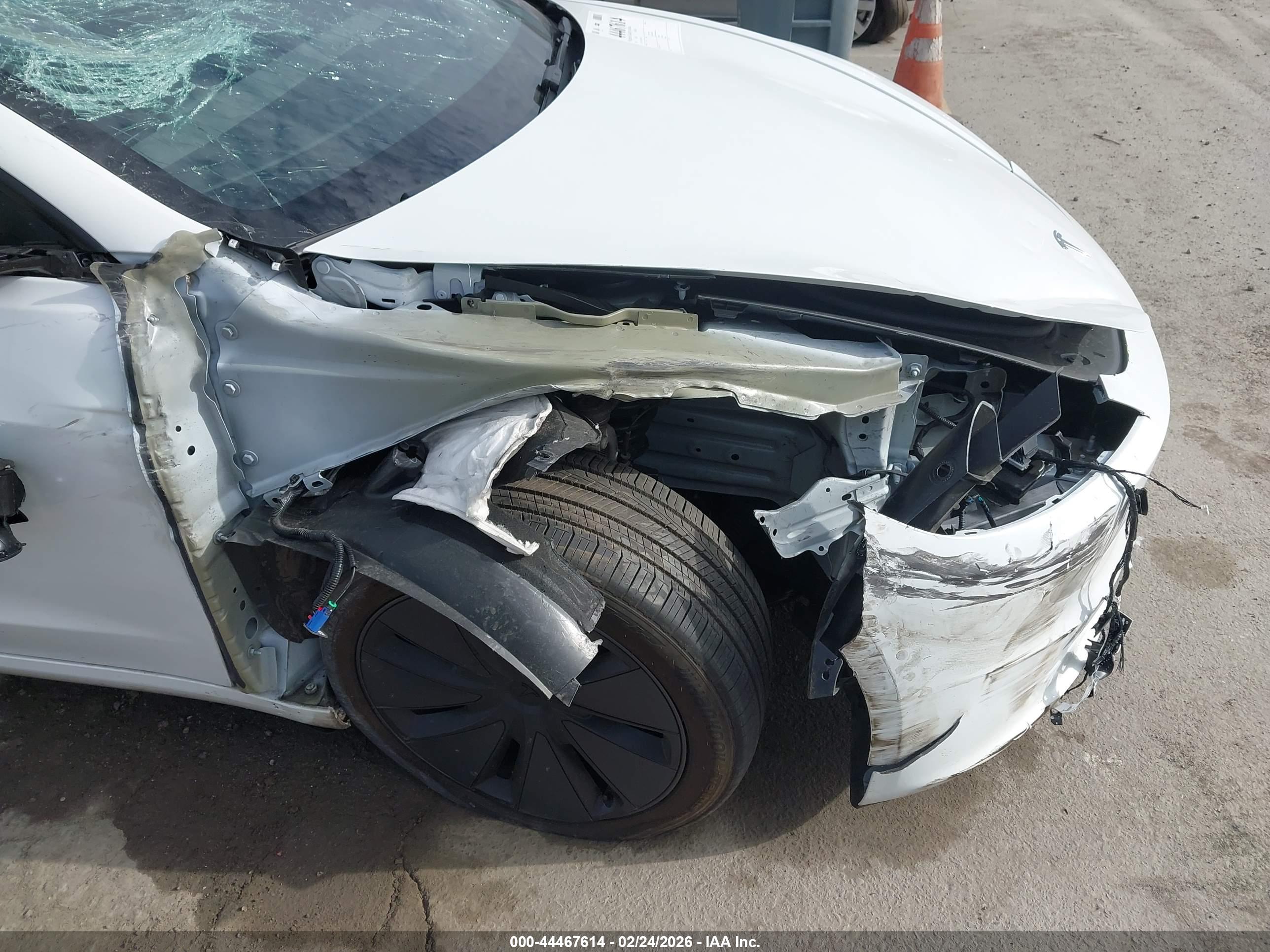 TESLA MODEL image 6