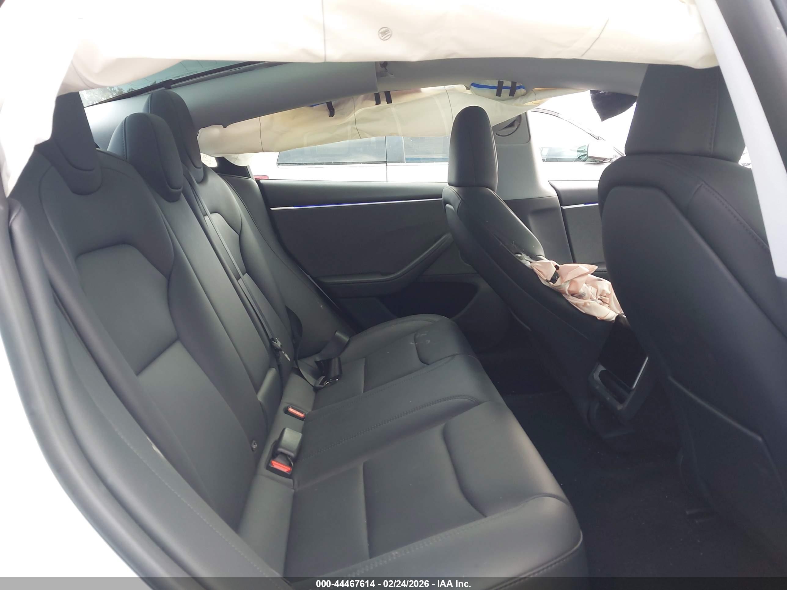 TESLA MODEL image 8