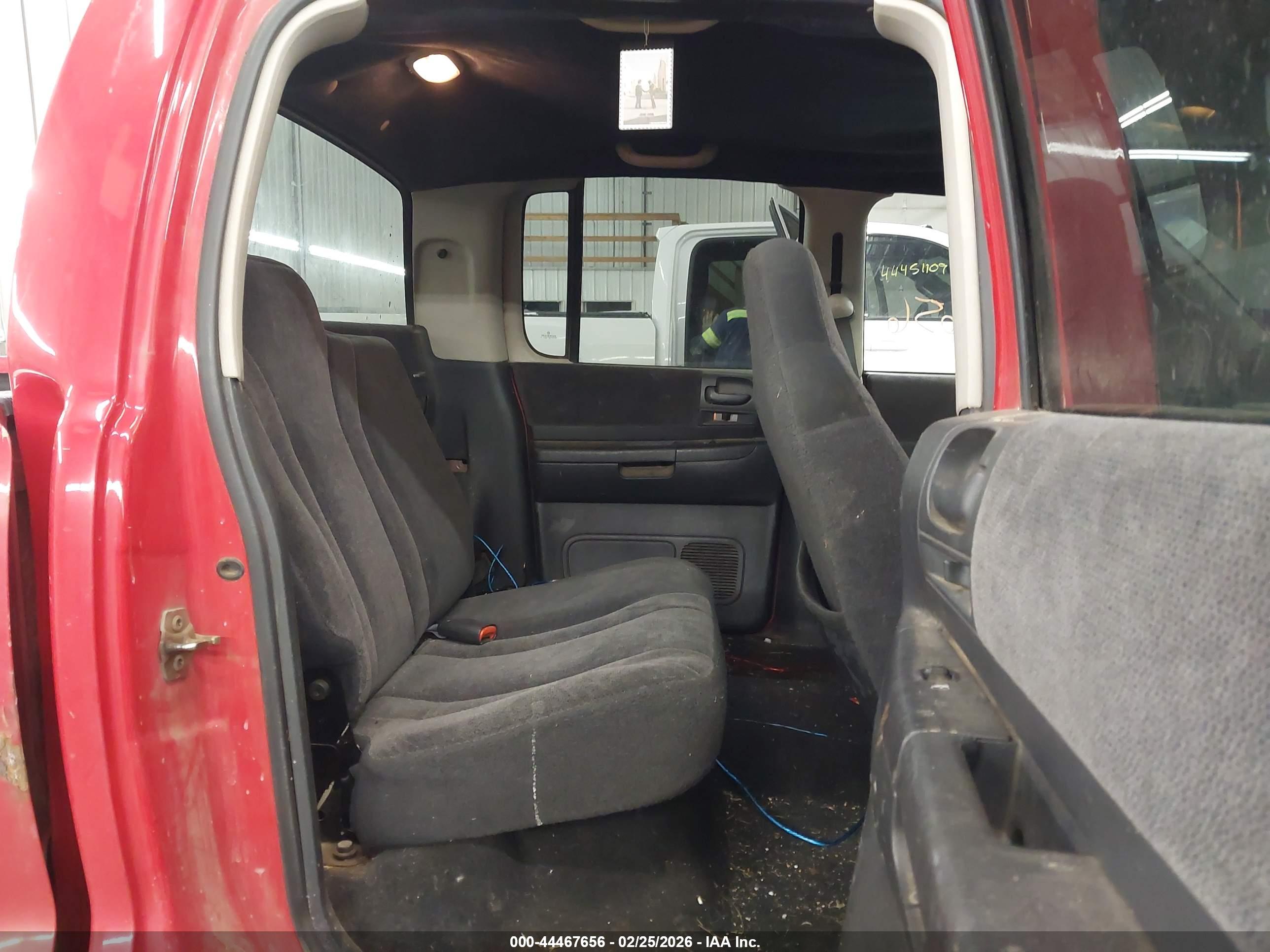 DODGE DAKOTA image 8