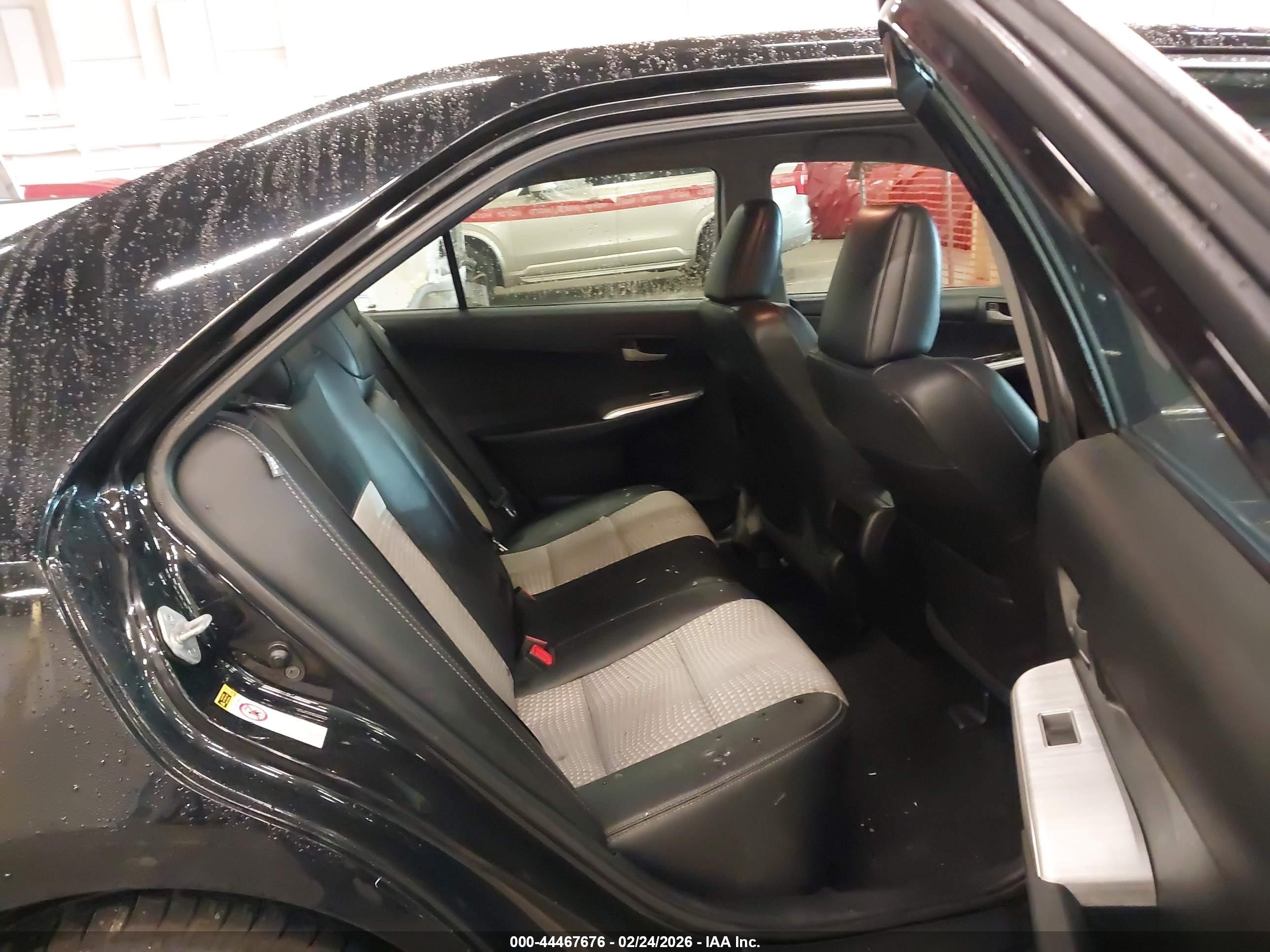 TOYOTA CAMRY image 8
