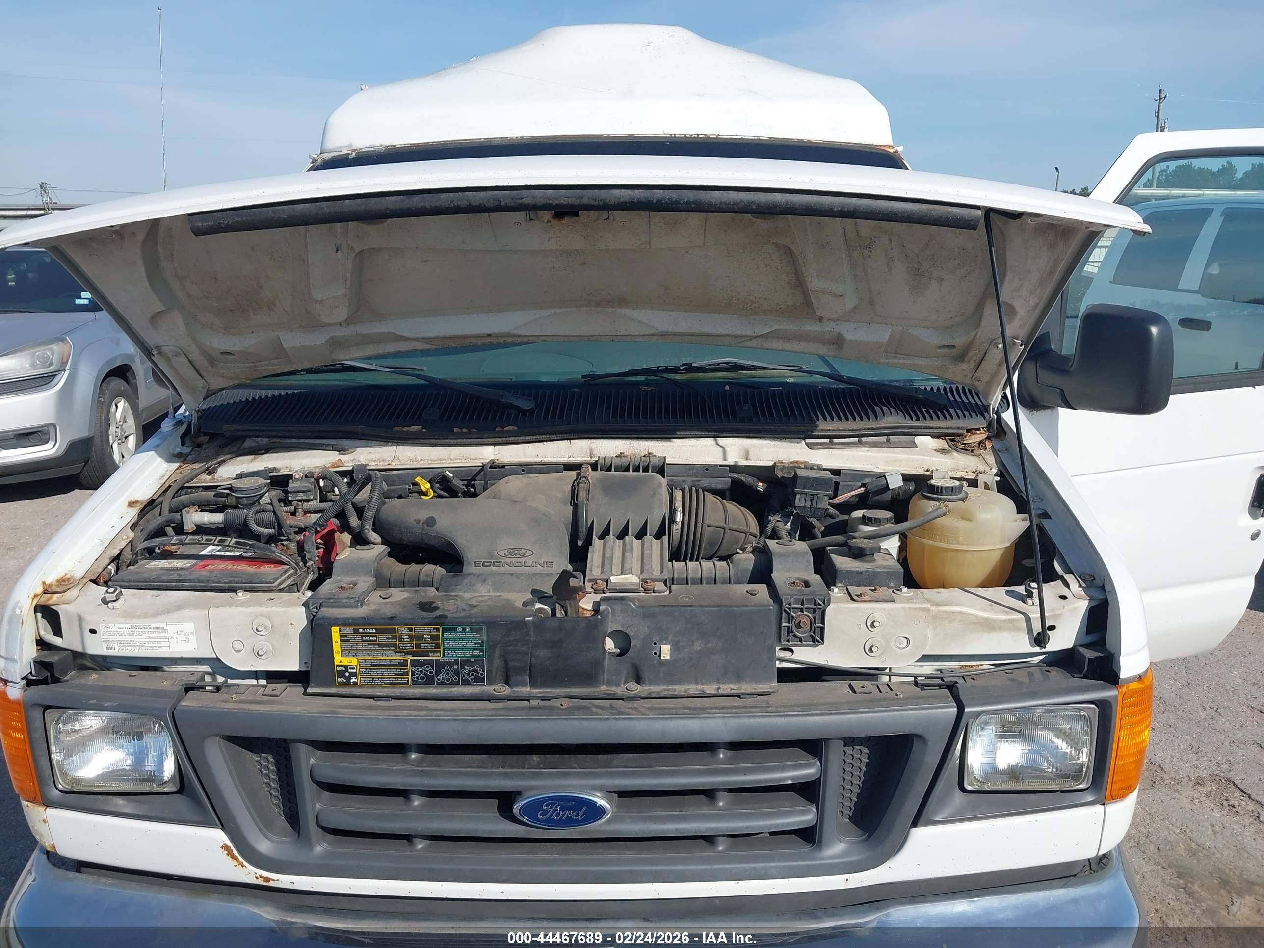 FORD E-150 image 10