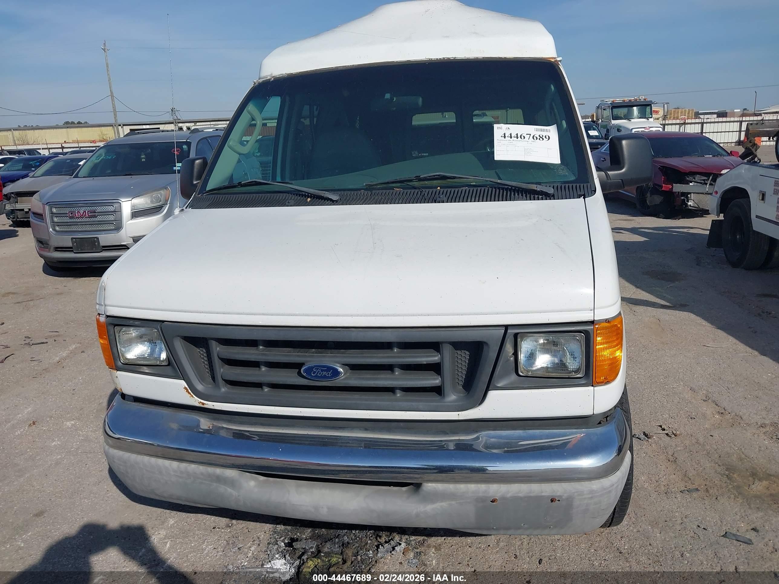 FORD E-150 image 6