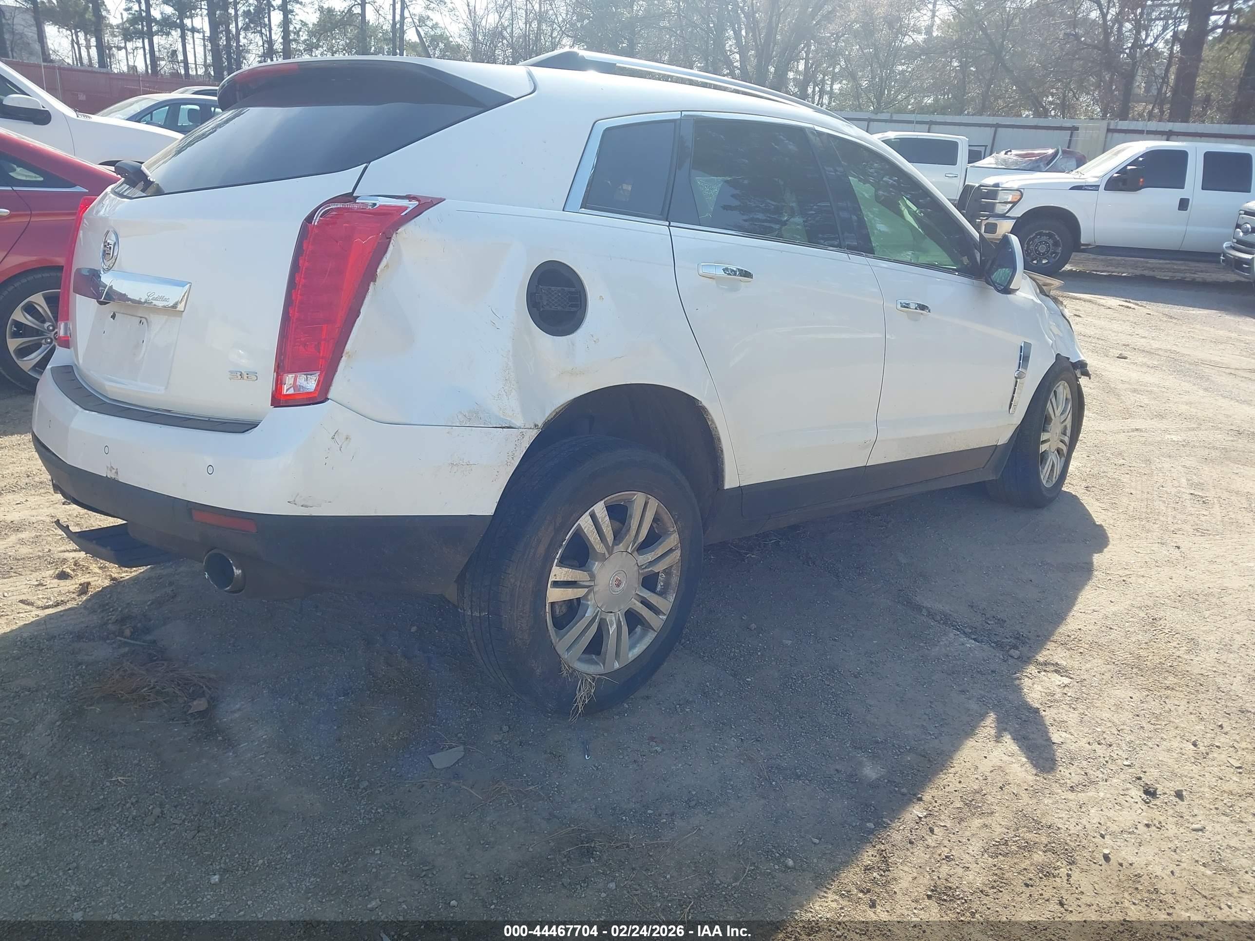 CADILLAC SRX image 4