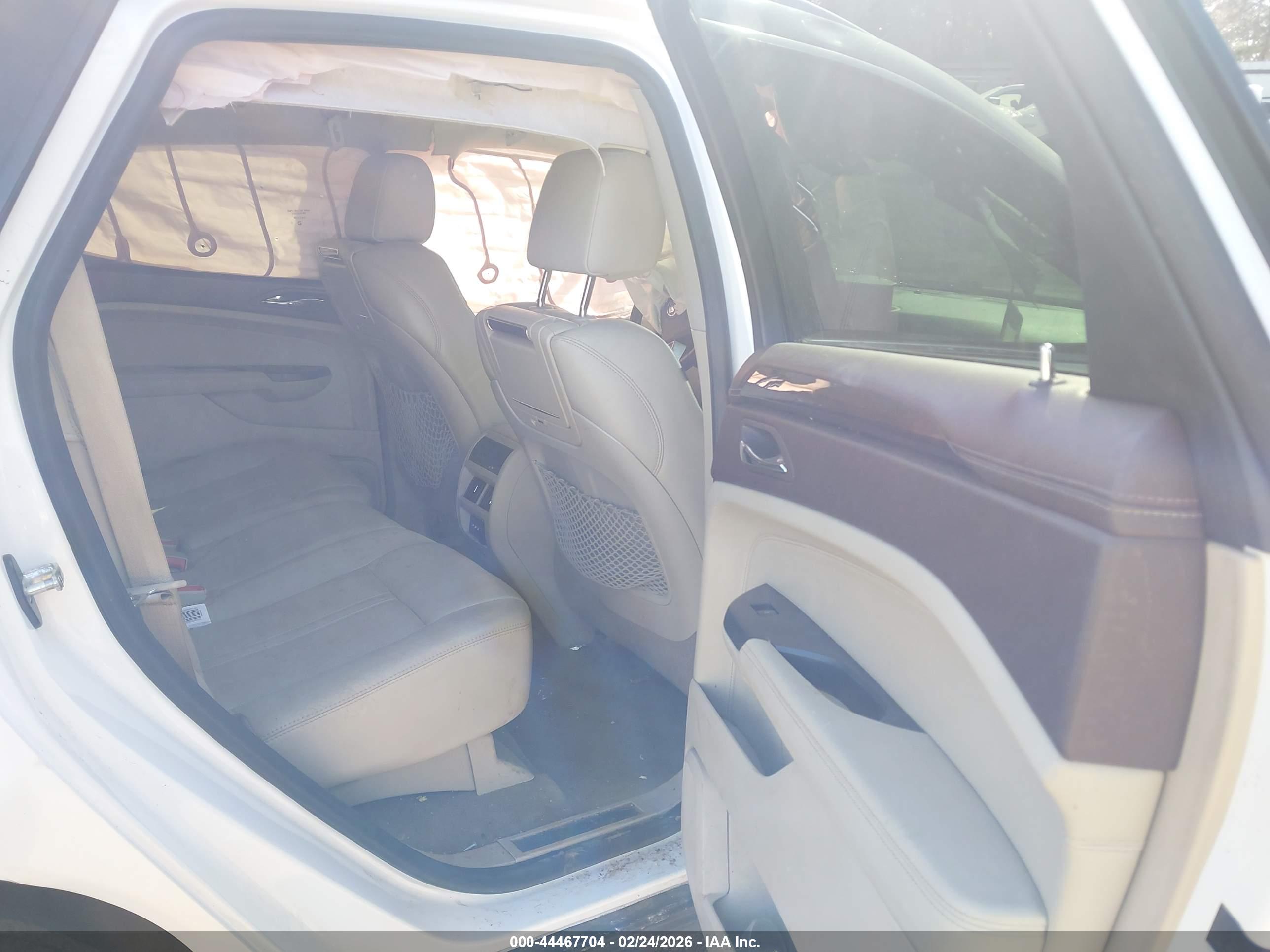 CADILLAC SRX image 8