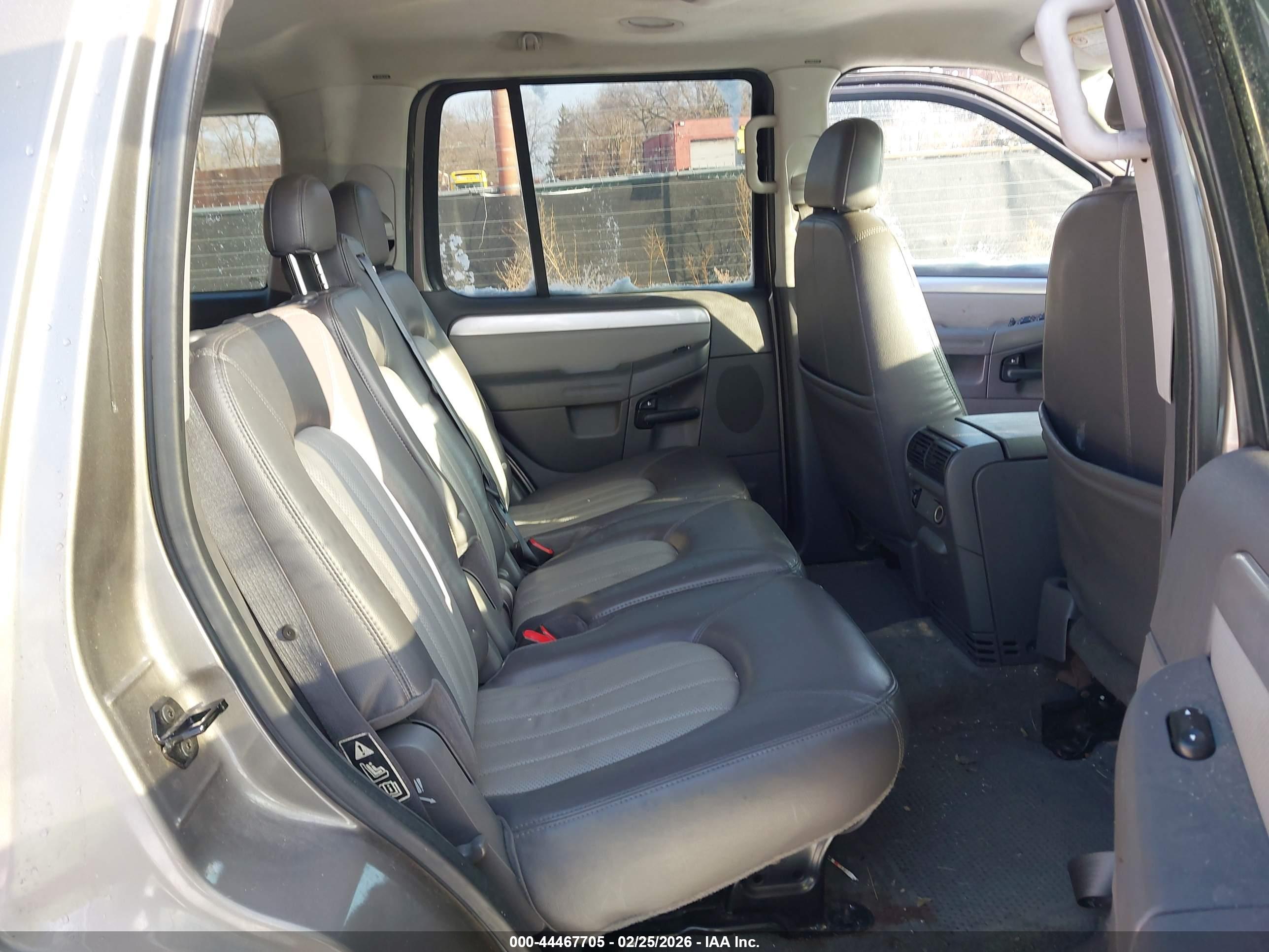 MERCURY MOUNTAINEER image 8