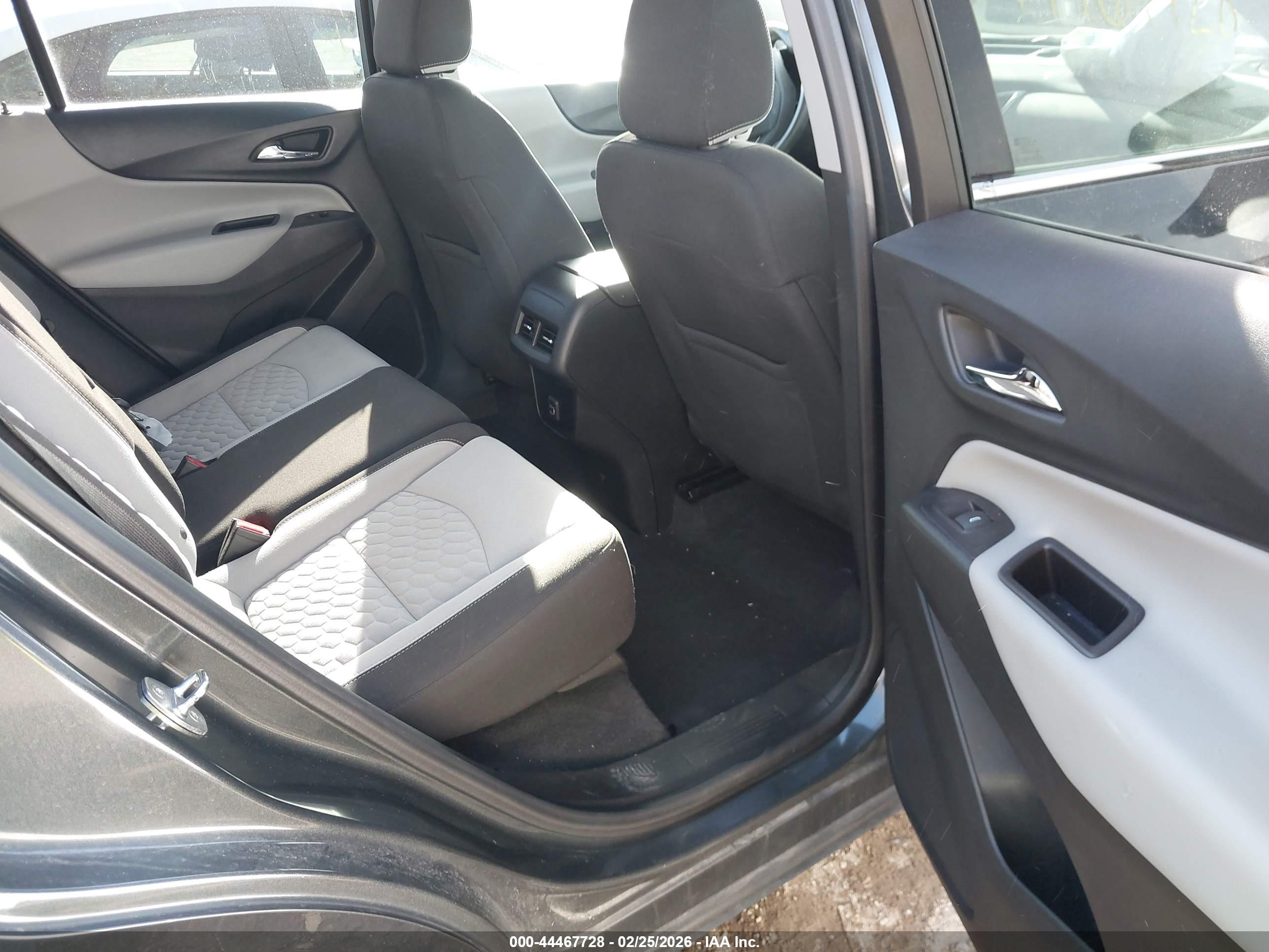 CHEVROLET EQUINOX image 8