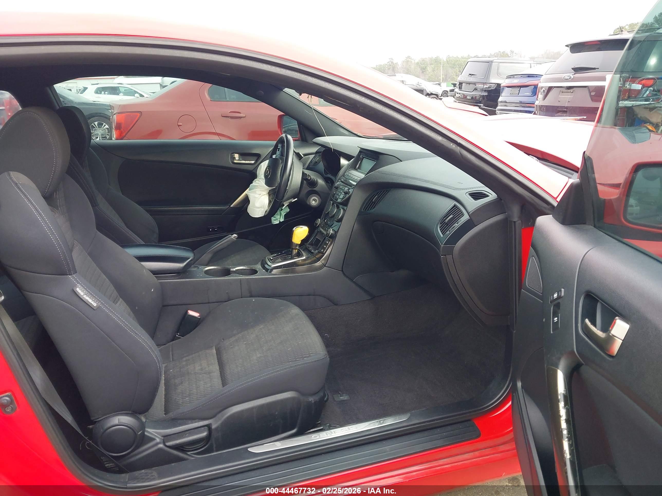 HYUNDAI GENESIS image 5