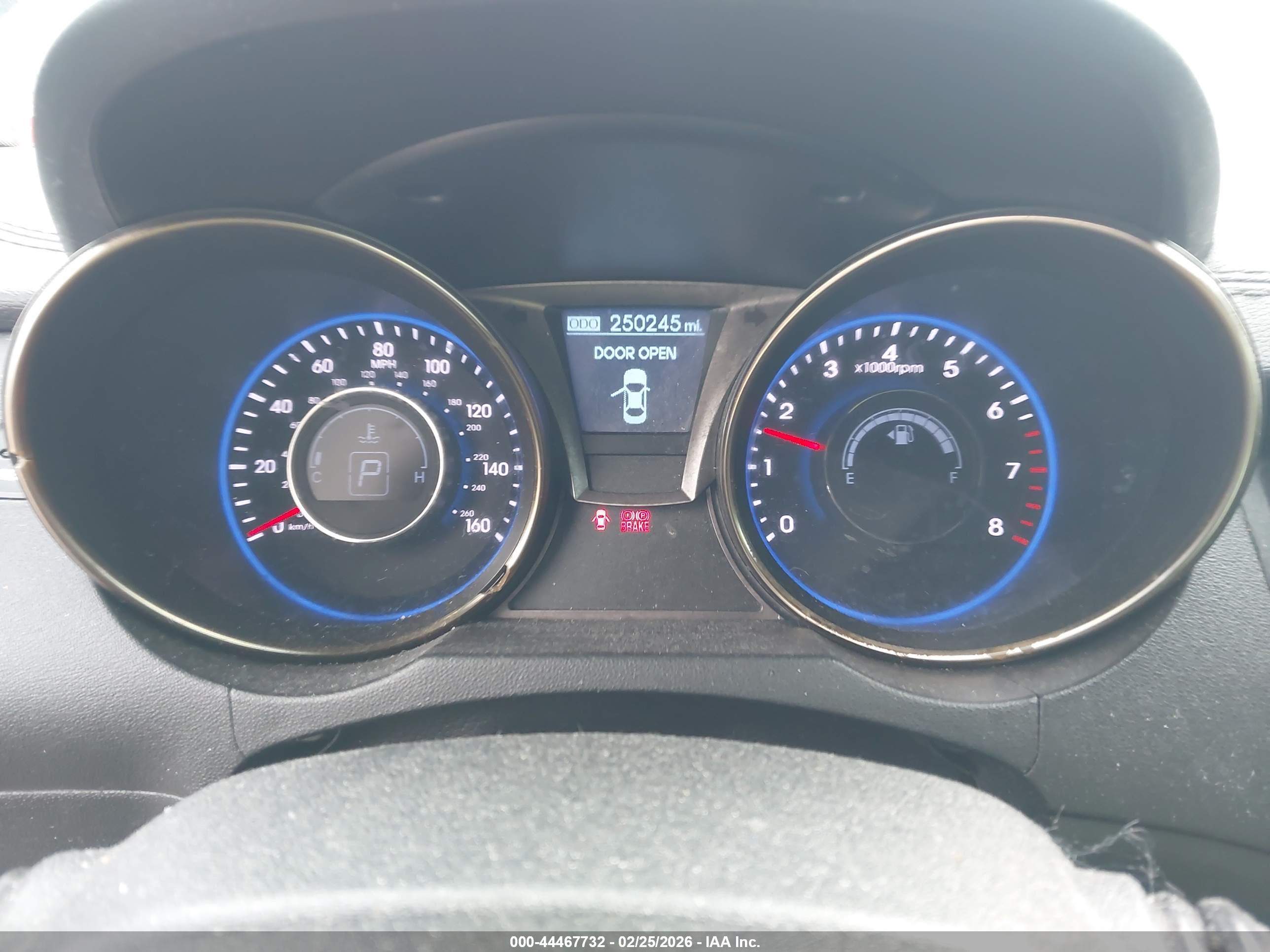 HYUNDAI GENESIS image 7