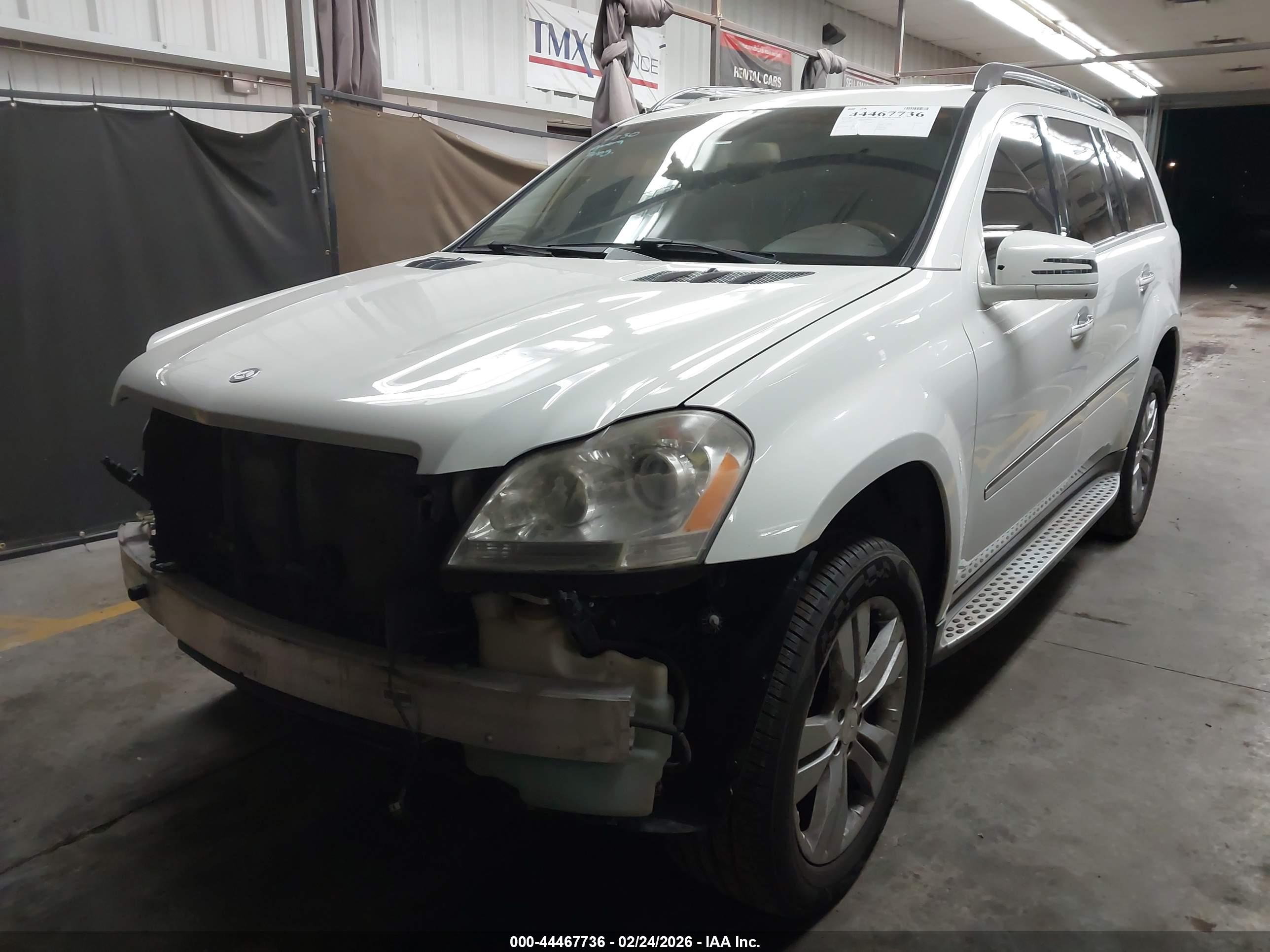 MERCEDES-BENZ GL image 2