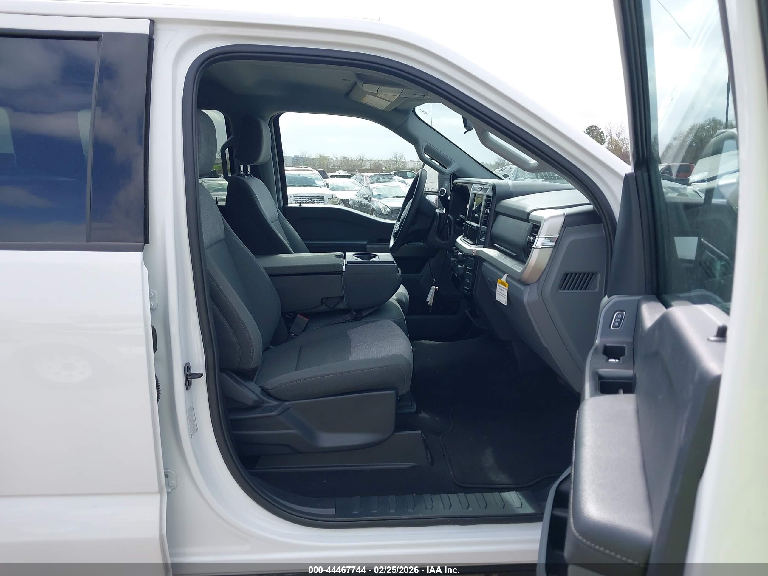 FORD F-350 image 8