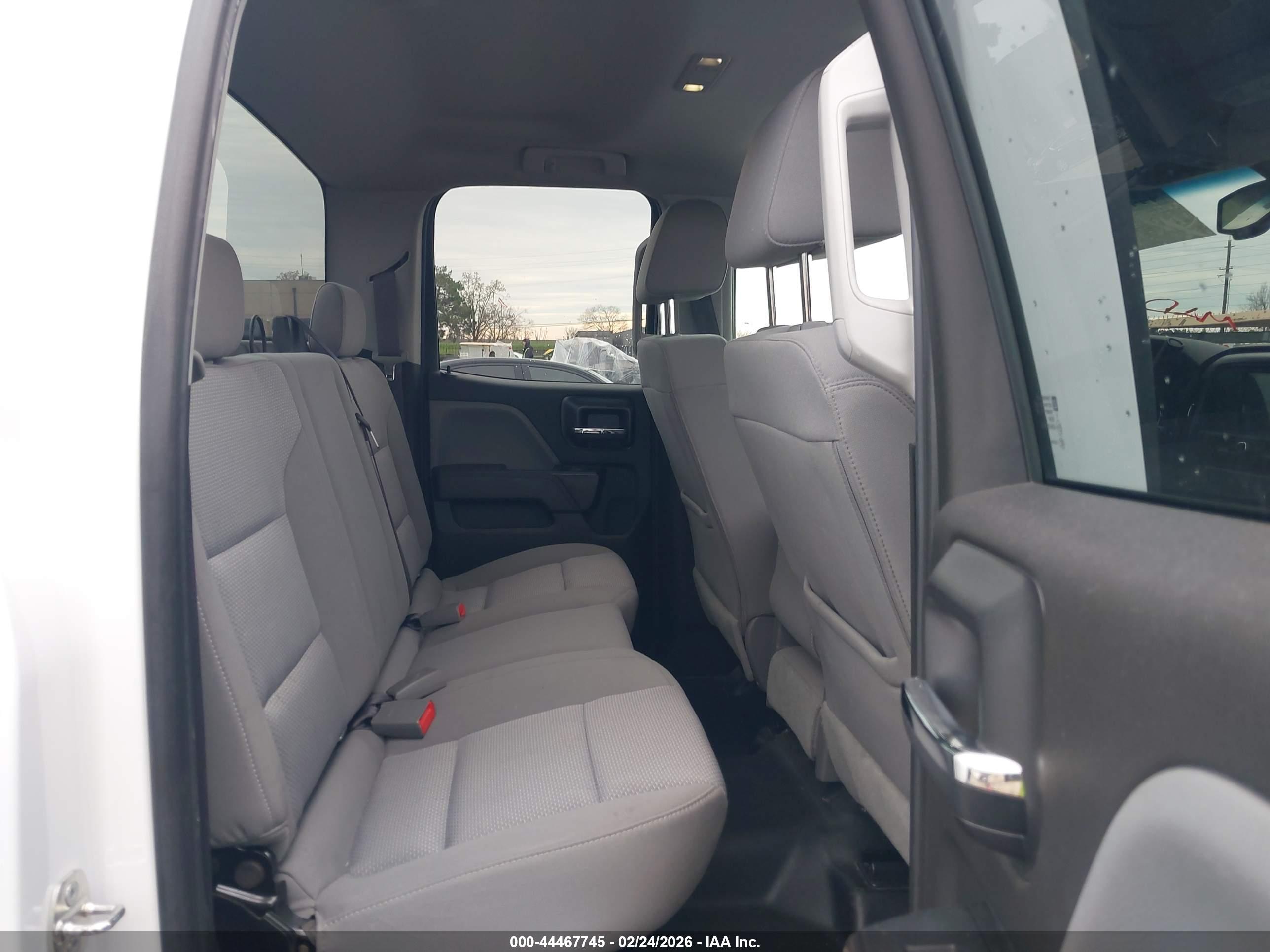 CHEVROLET SILVERADO image 8