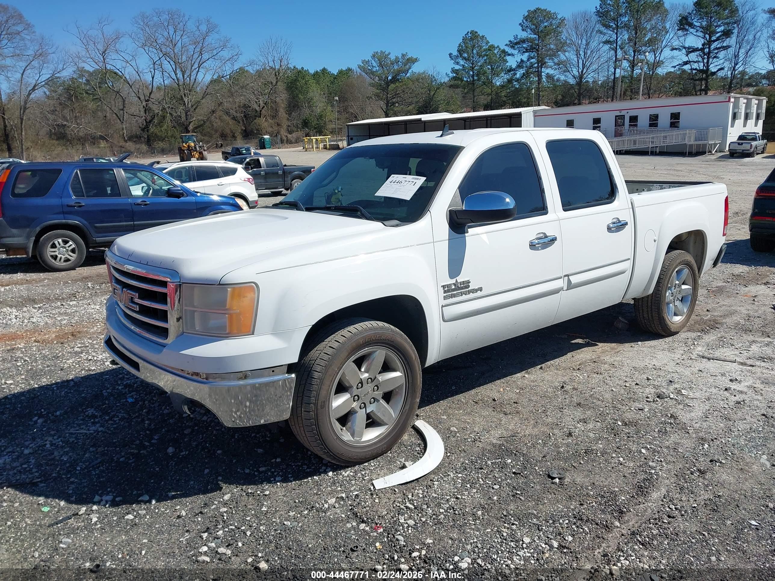 GMC SIERRA image 2
