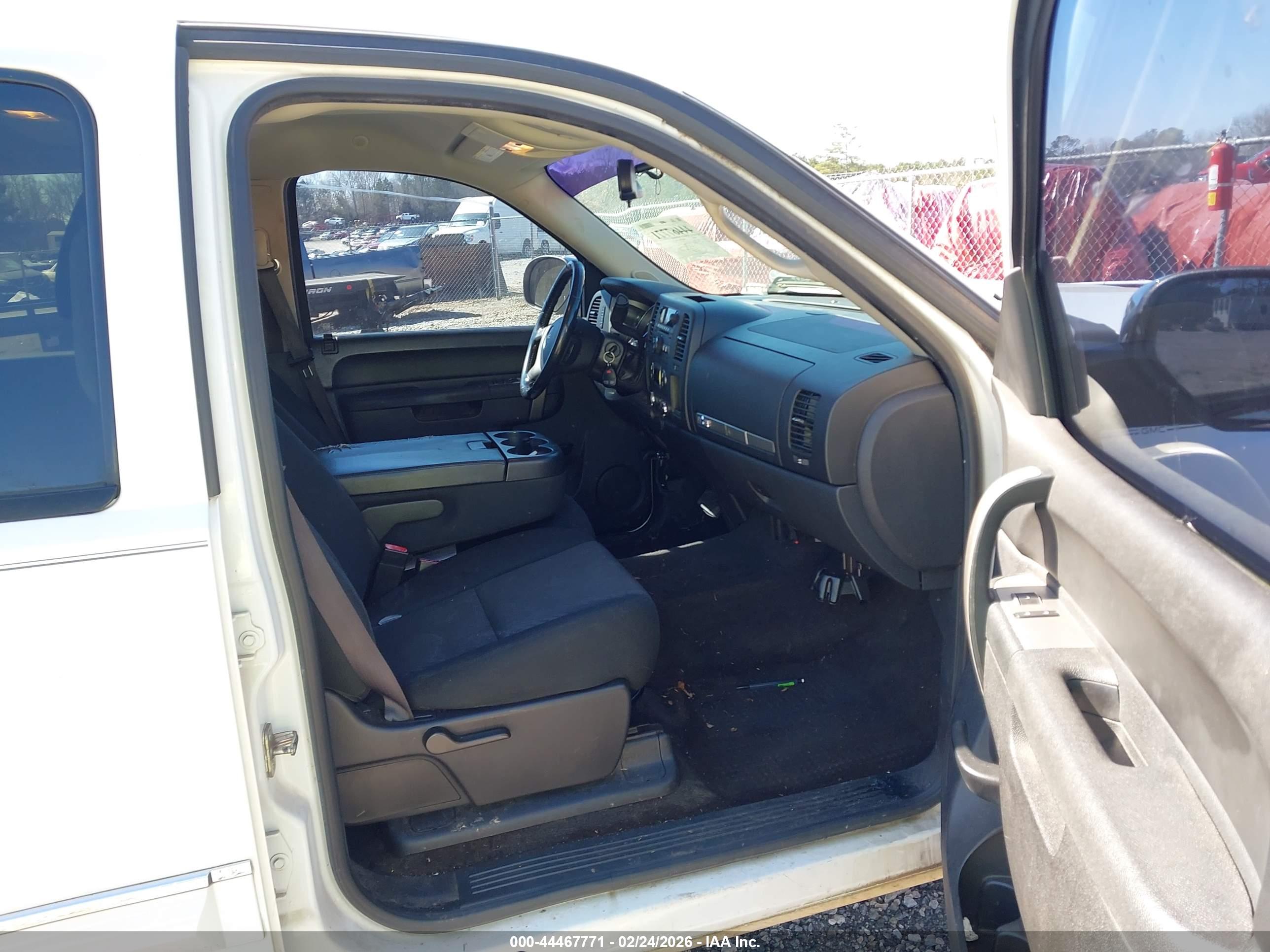 GMC SIERRA image 5