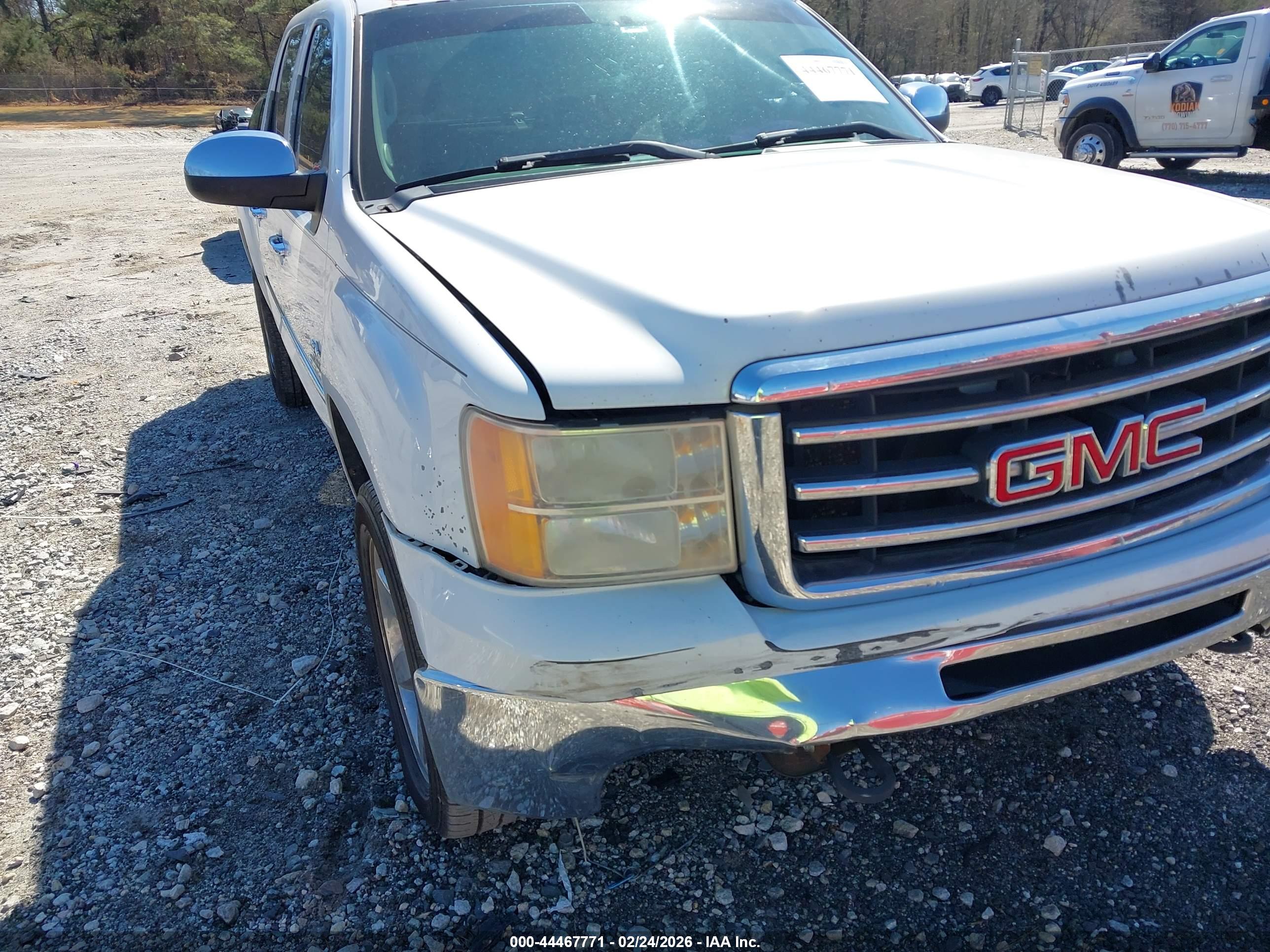 GMC SIERRA image 6