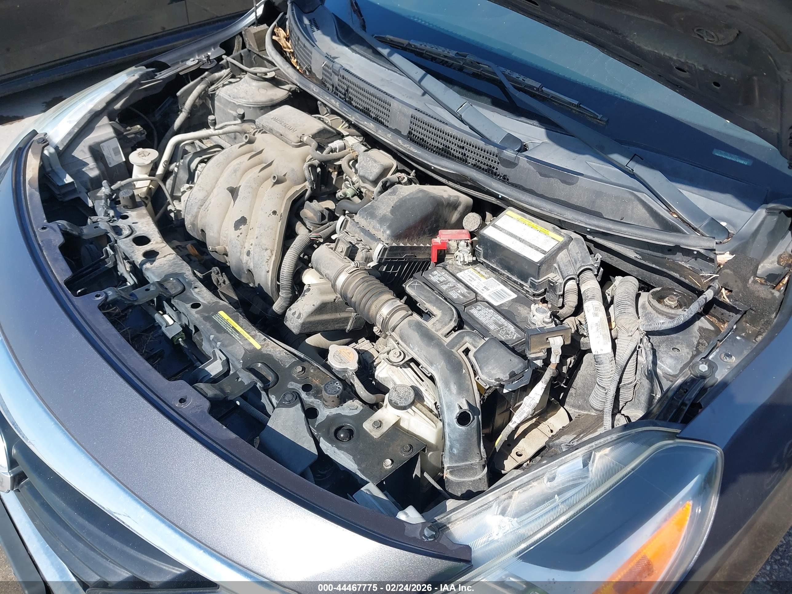 NISSAN VERSA image 10