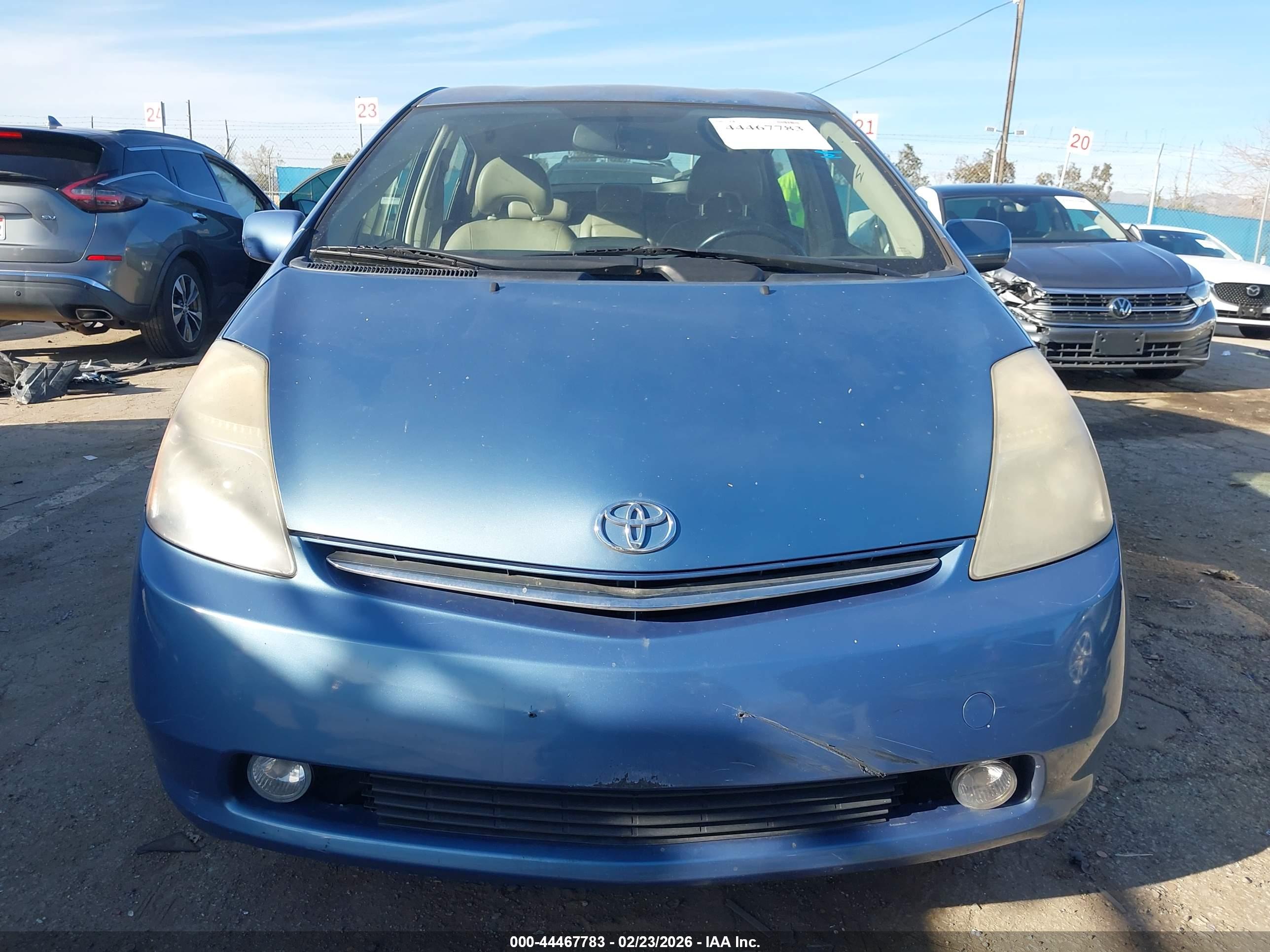 TOYOTA PRIUS image 6