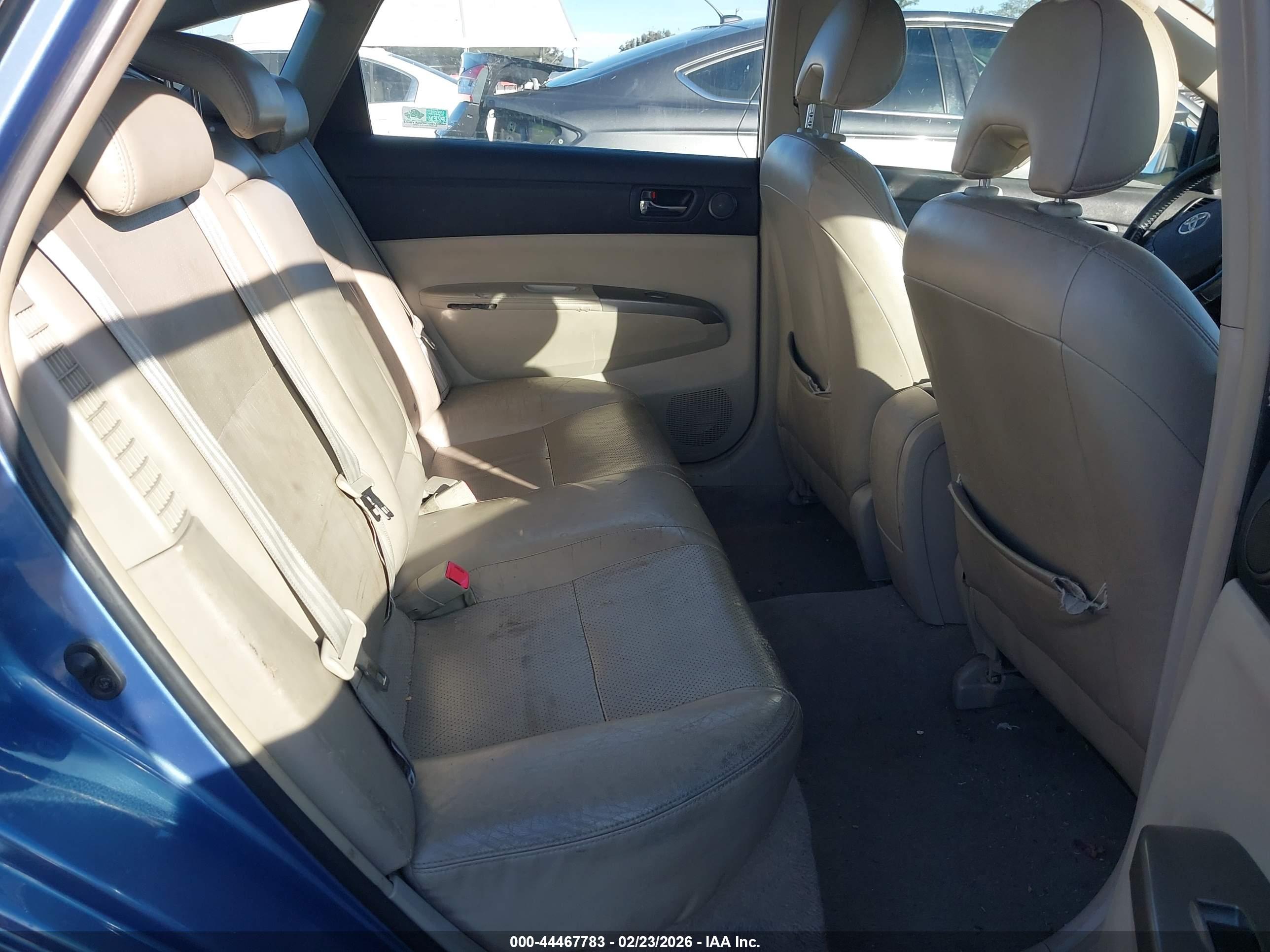 TOYOTA PRIUS image 8