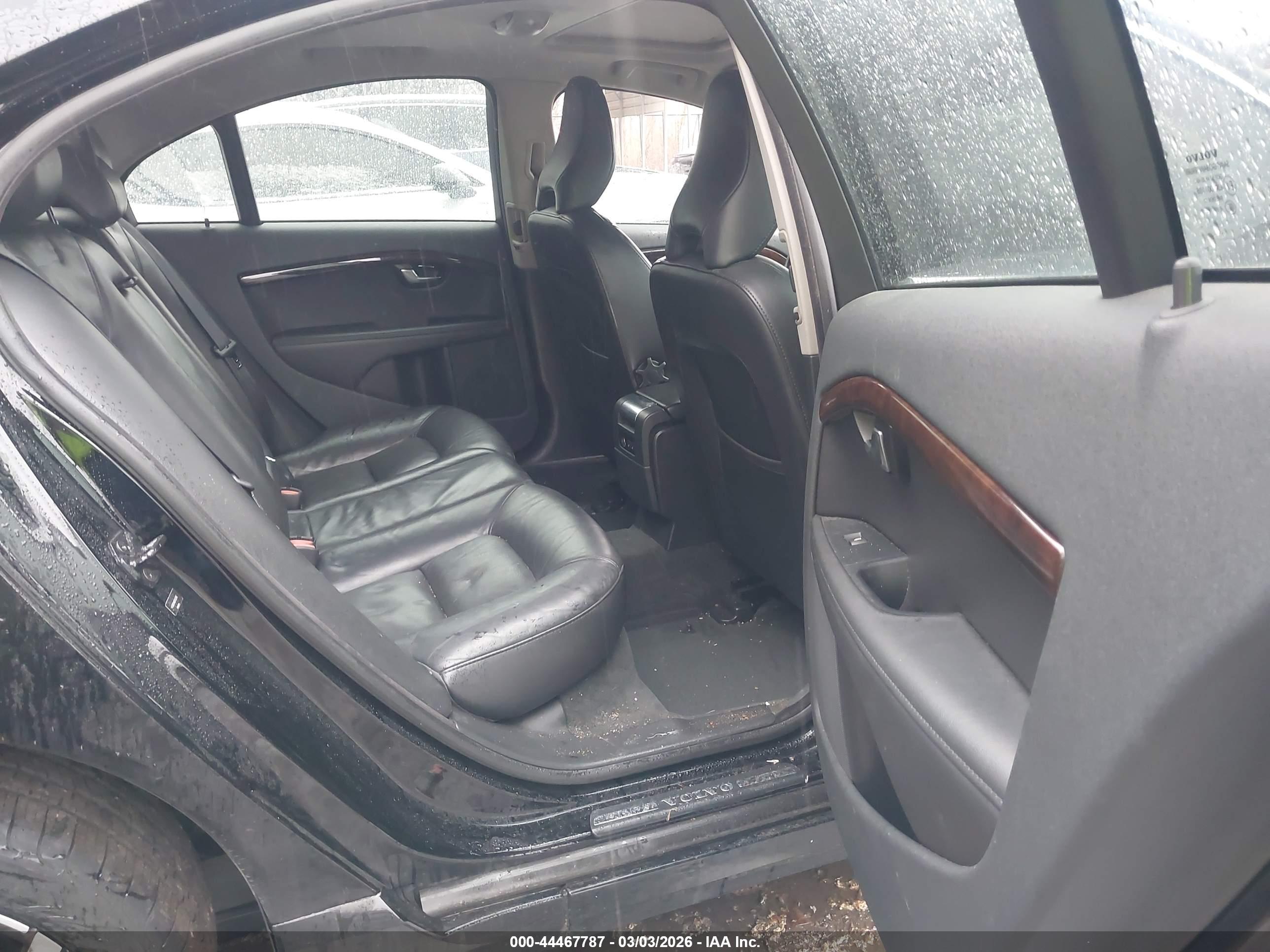 VOLVO S80 image 8