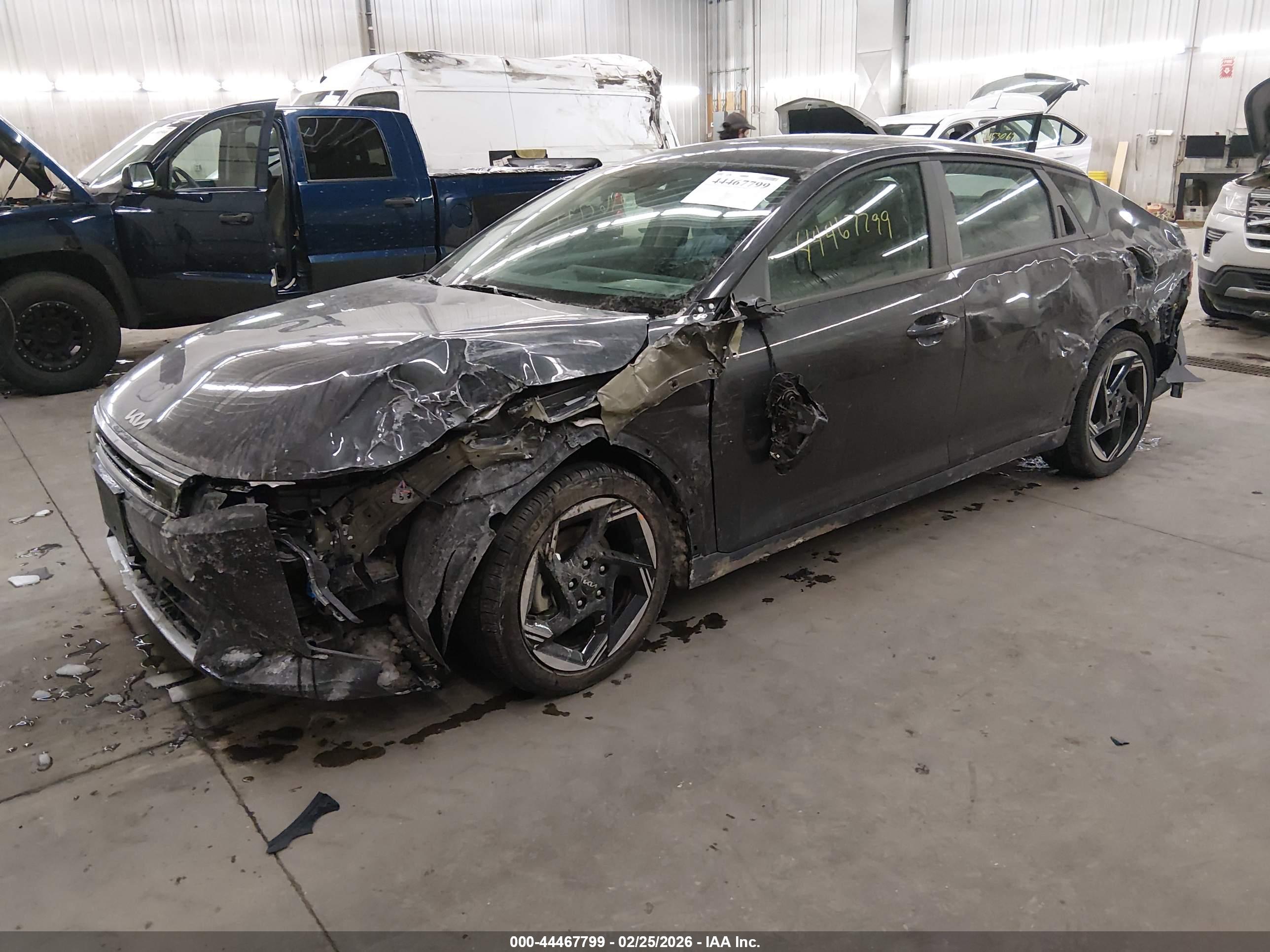KIA K4 image 2
