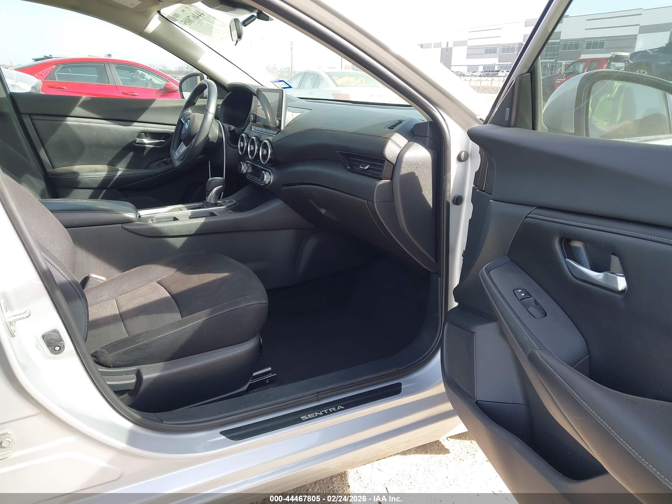 NISSAN SENTRA image 5