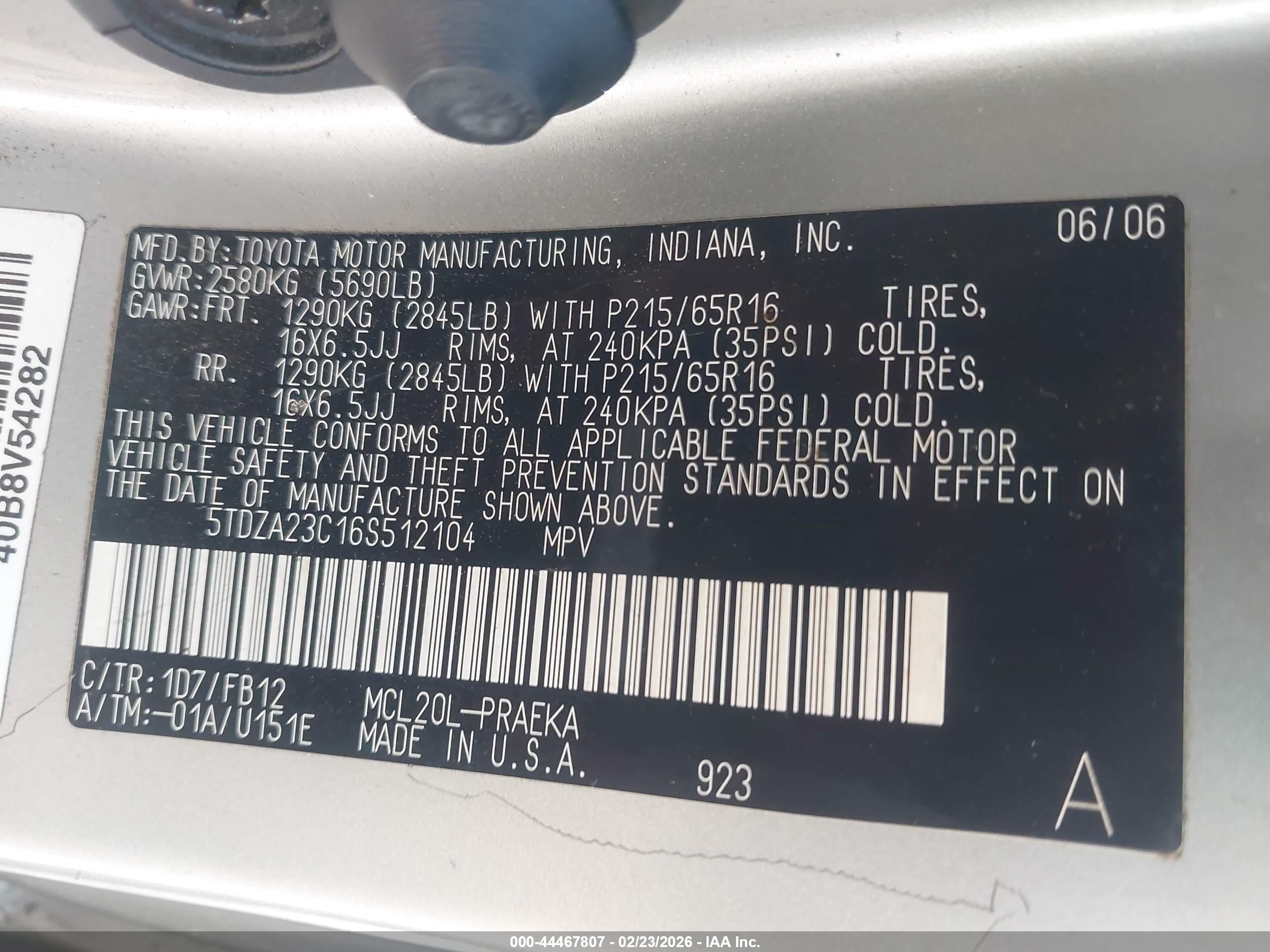 TOYOTA SIENNA image 9