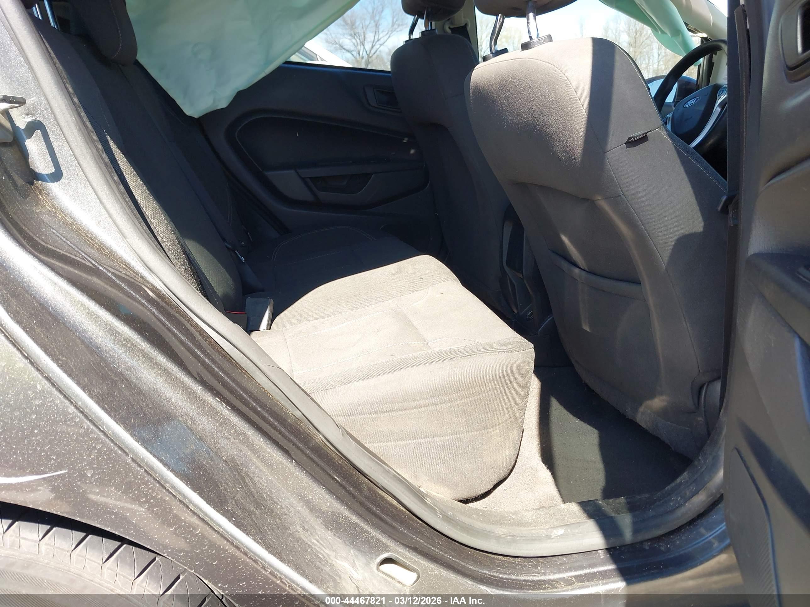 FORD FIESTA image 8