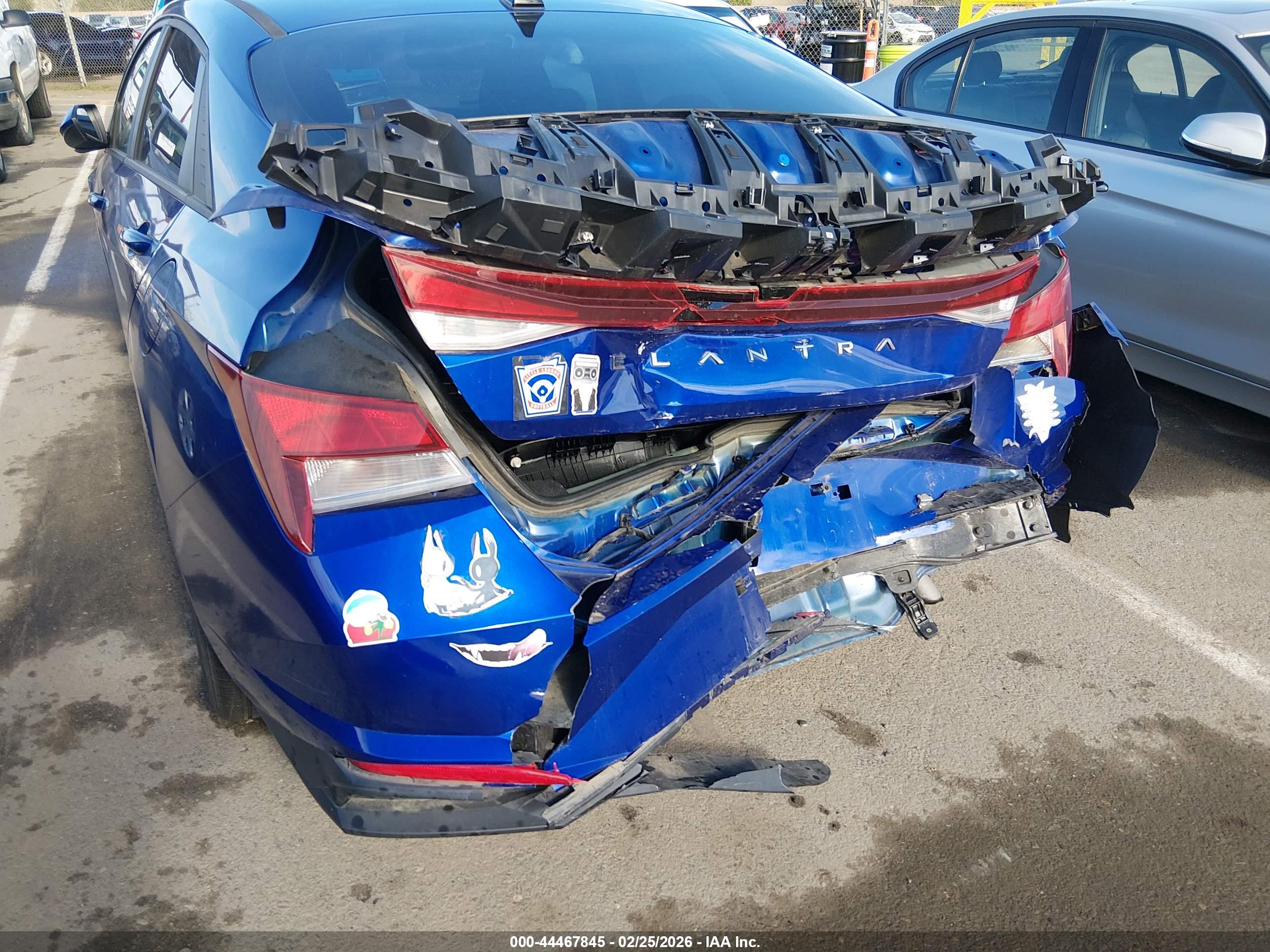 HYUNDAI ELANTRA image 6
