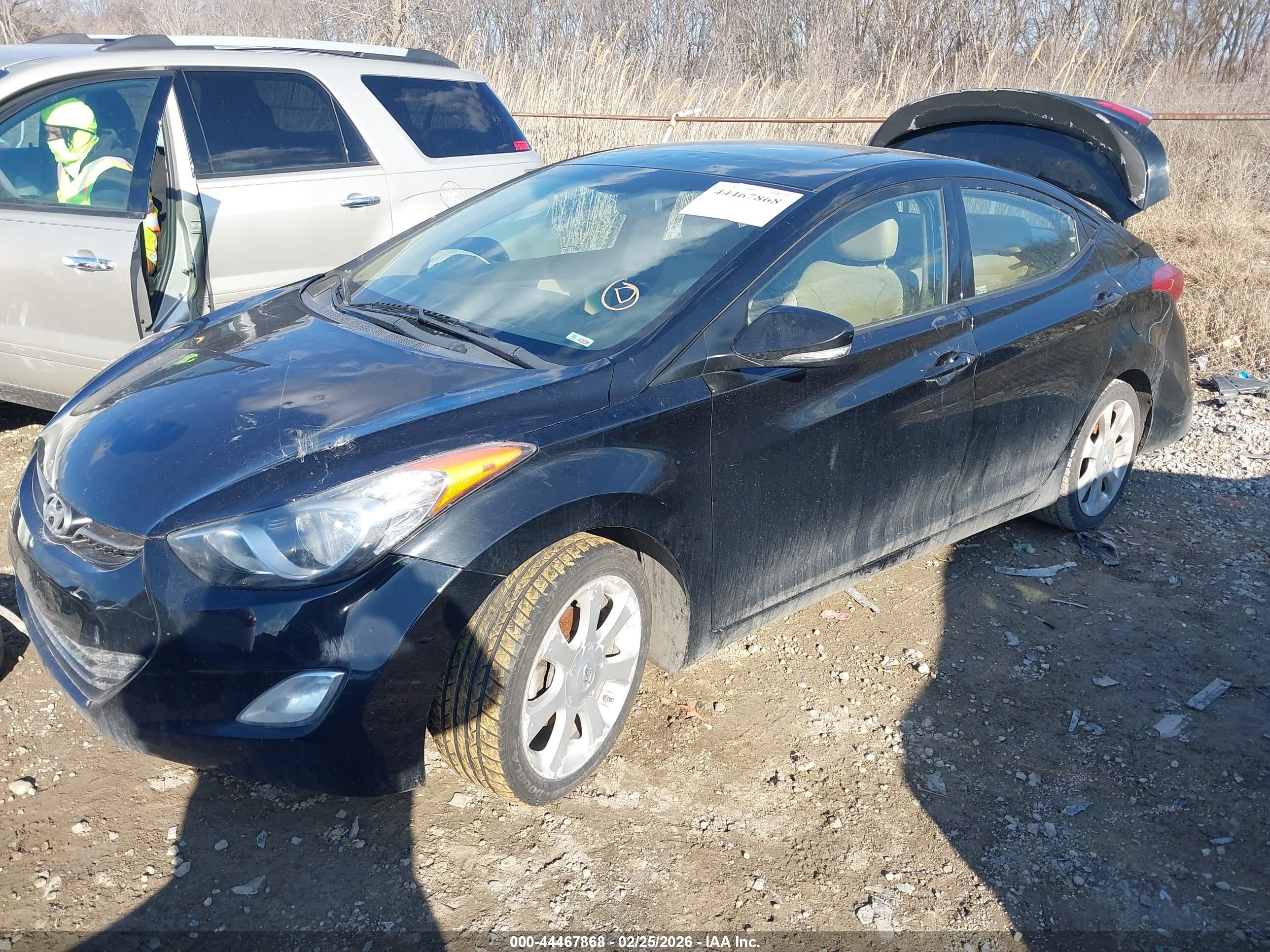 HYUNDAI ELANTRA image 2