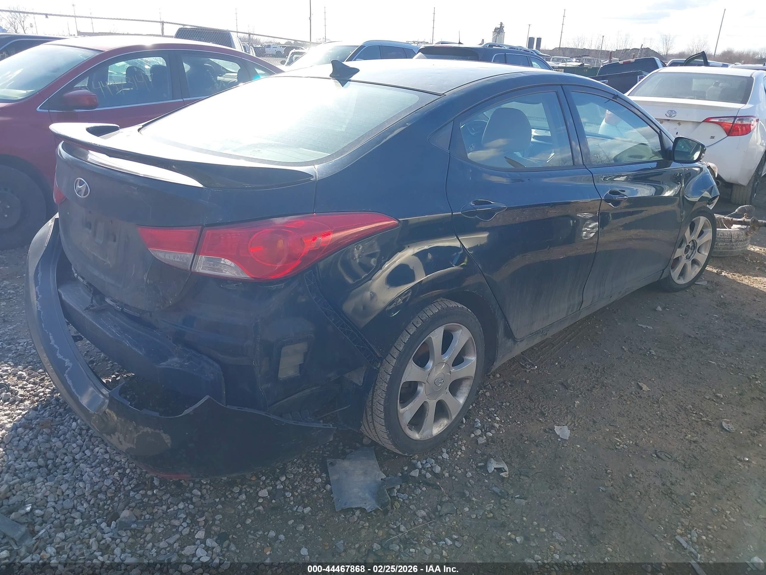 HYUNDAI ELANTRA image 4