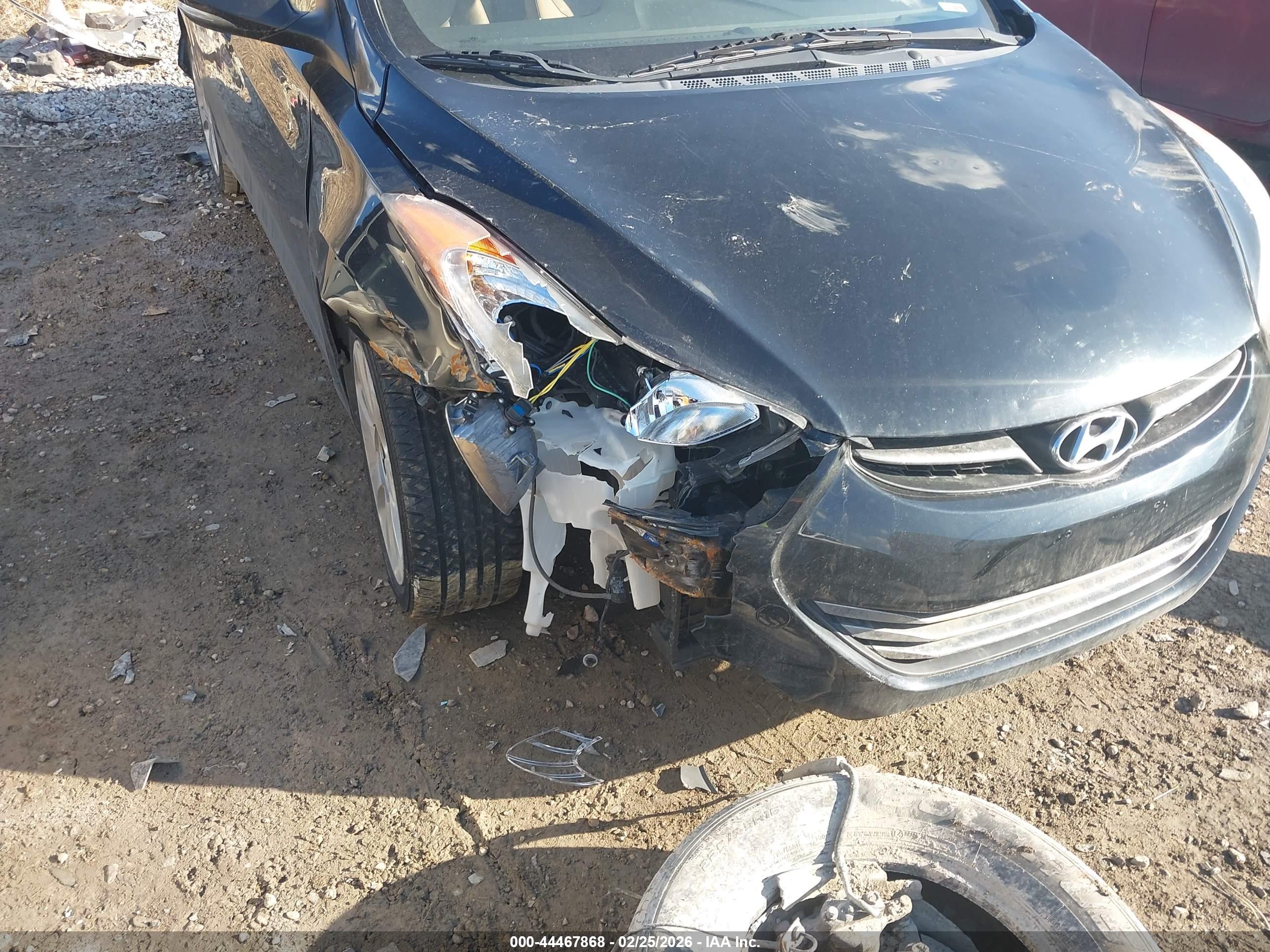 HYUNDAI ELANTRA image 6