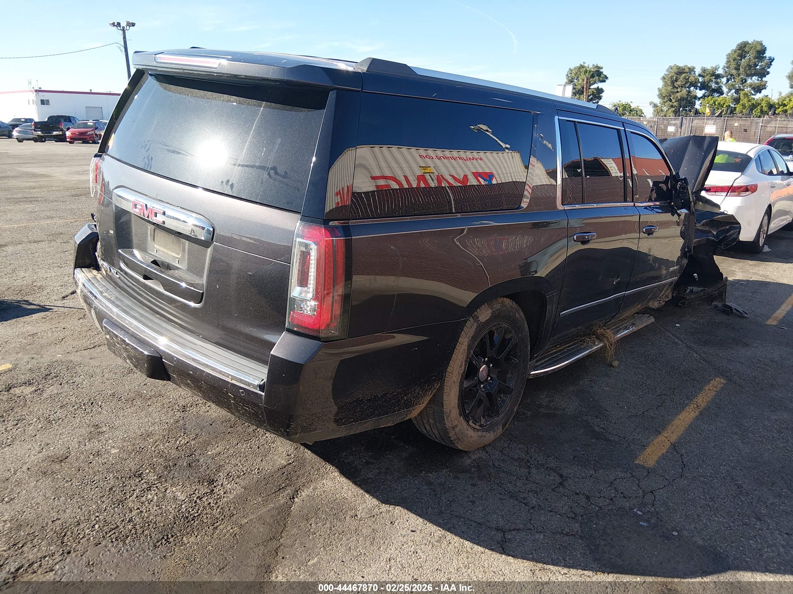 GMC YUKON image 4