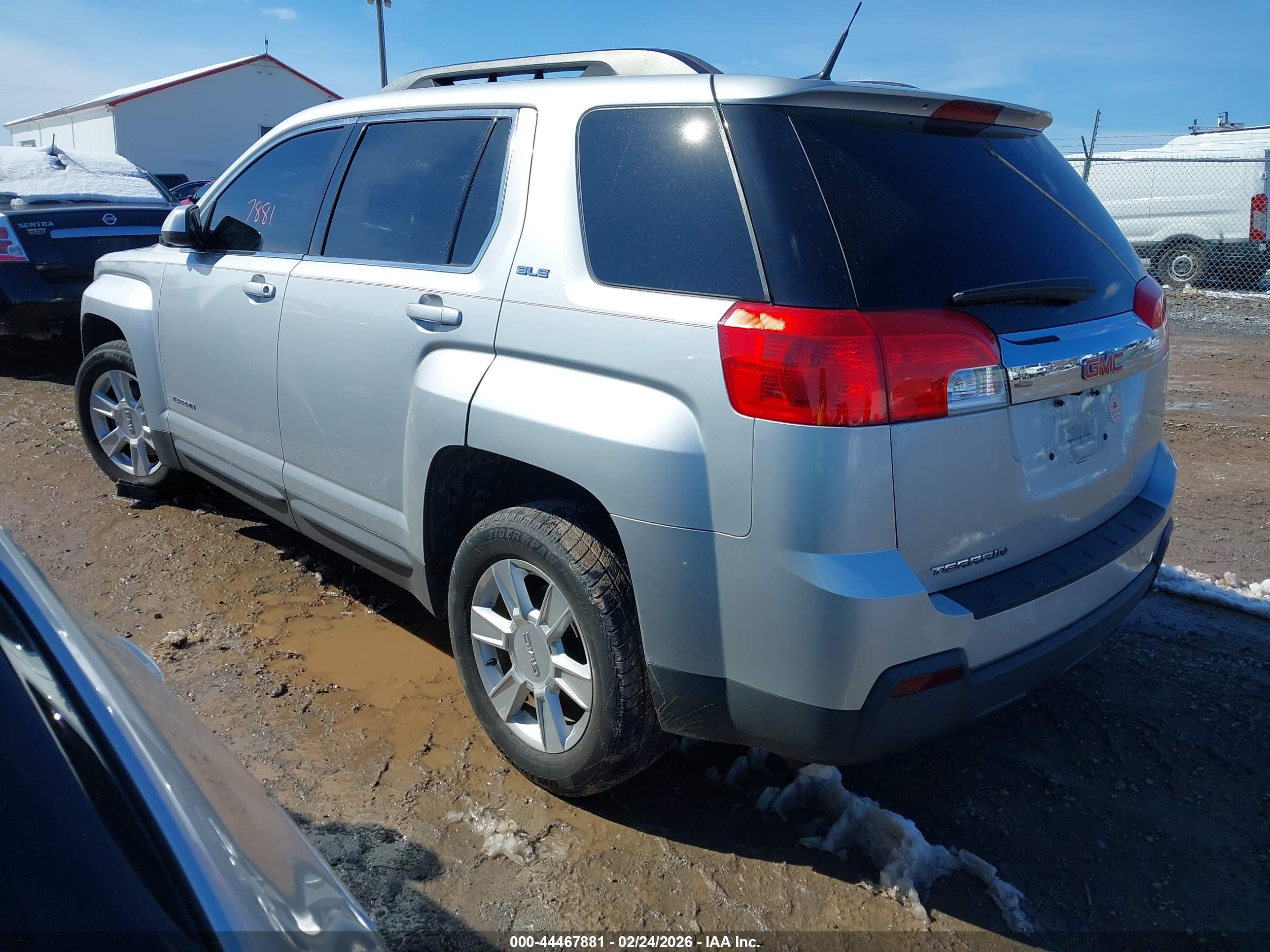 GMC TERRAIN image 3