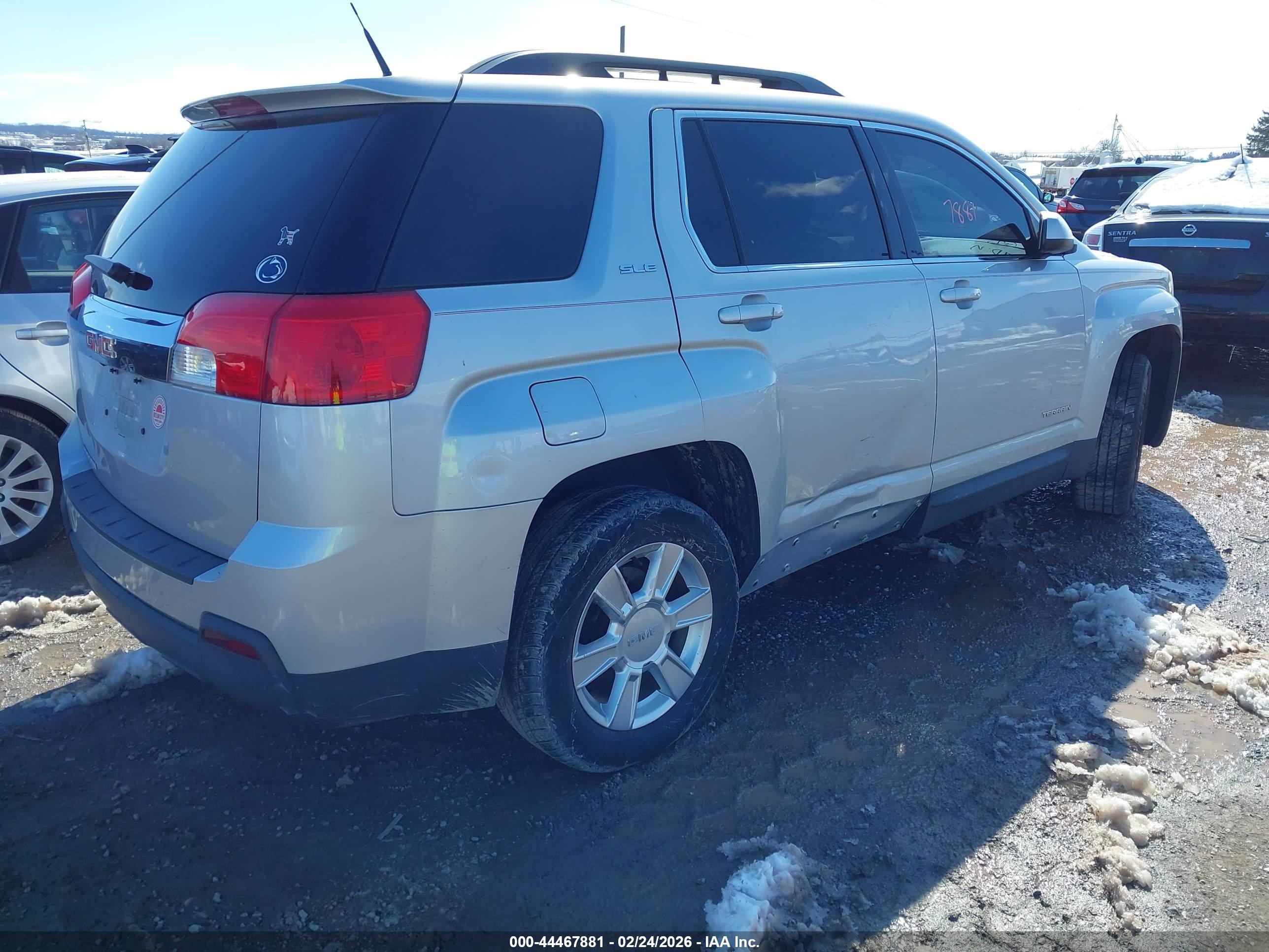 GMC TERRAIN image 4