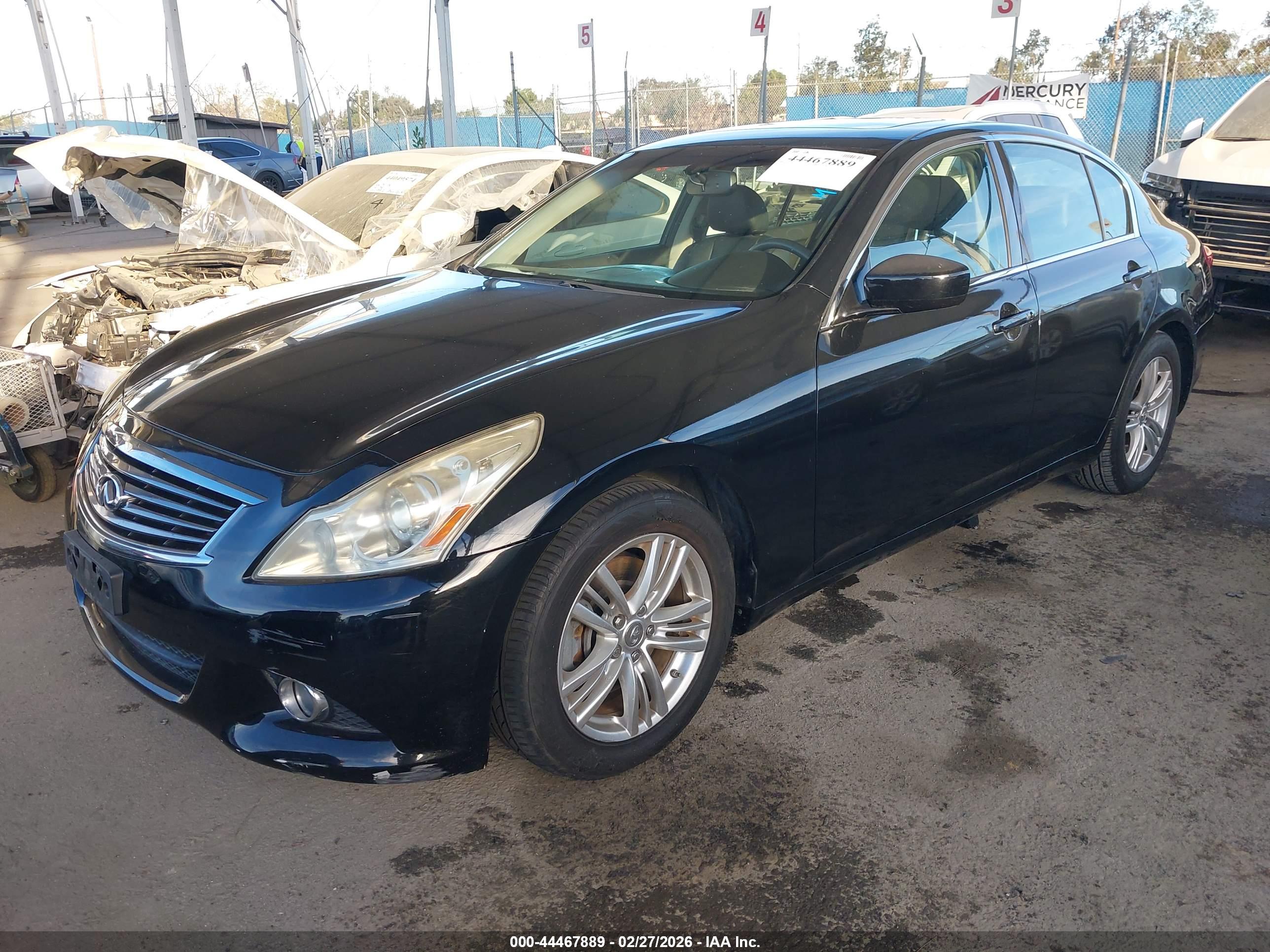 INFINITI G37 image 2