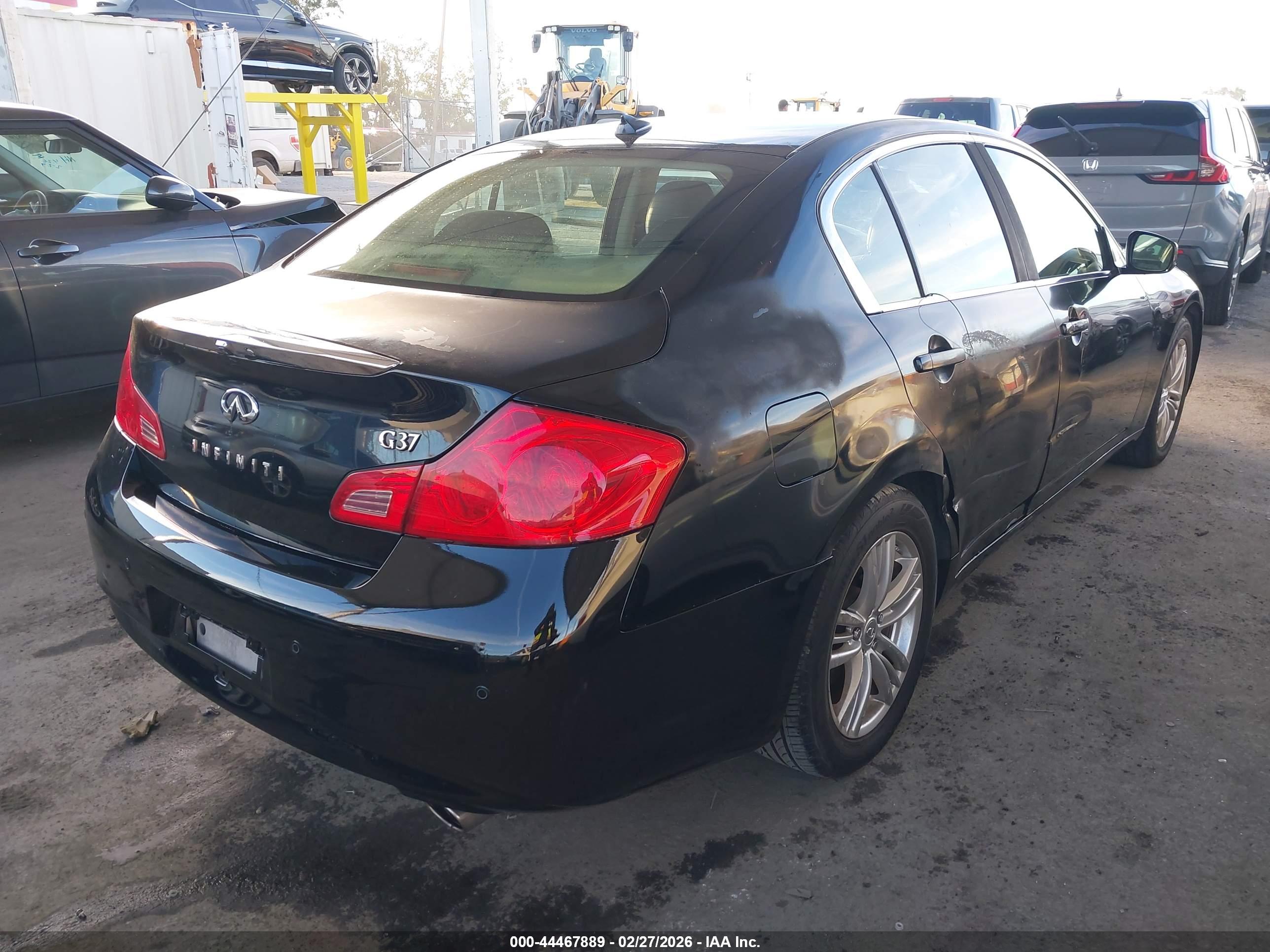 INFINITI G37 image 4