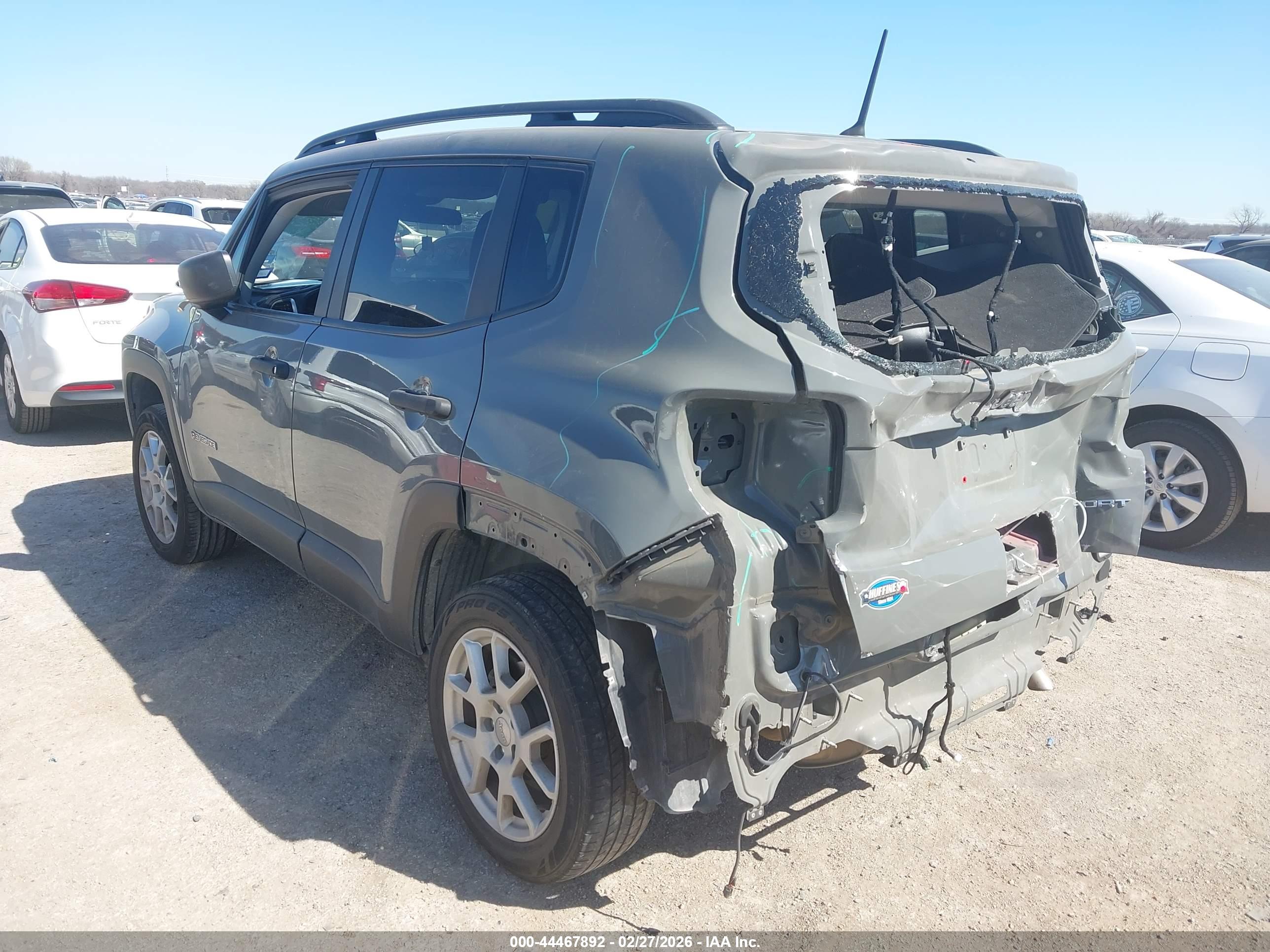 JEEP RENEGADE image 3
